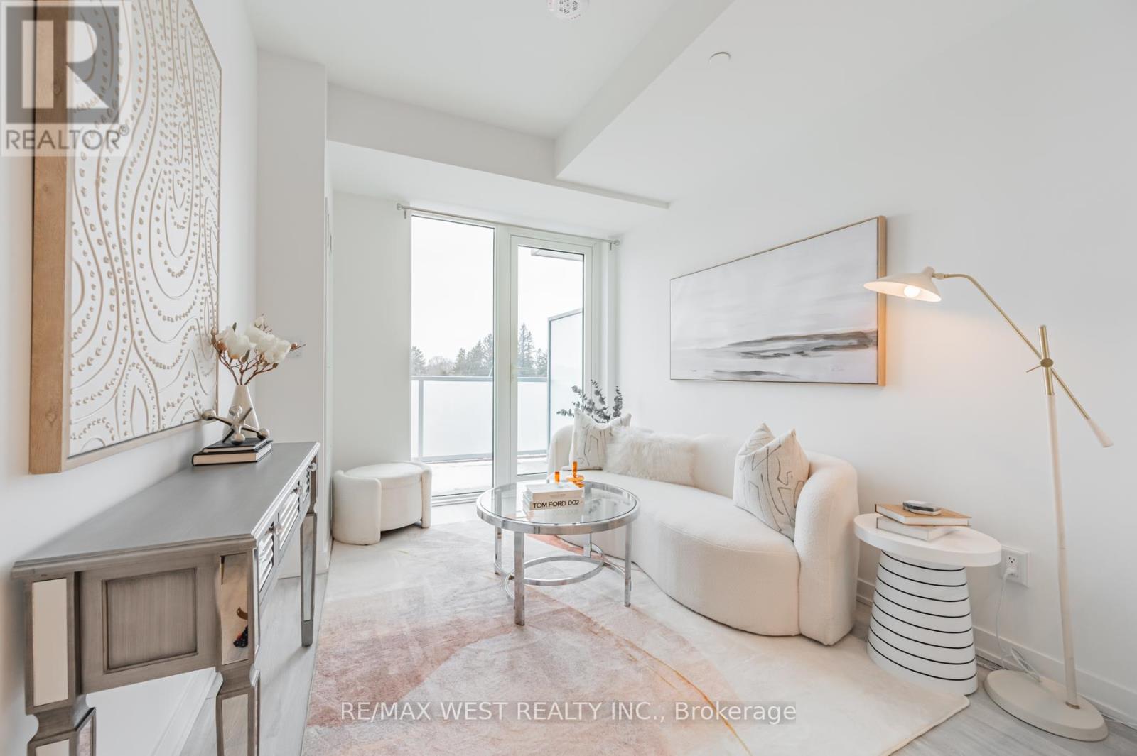 435 - 215 Lakeshore Road W, Mississauga, Ontario  L5H 0A7 - Photo 7 - W12063045
