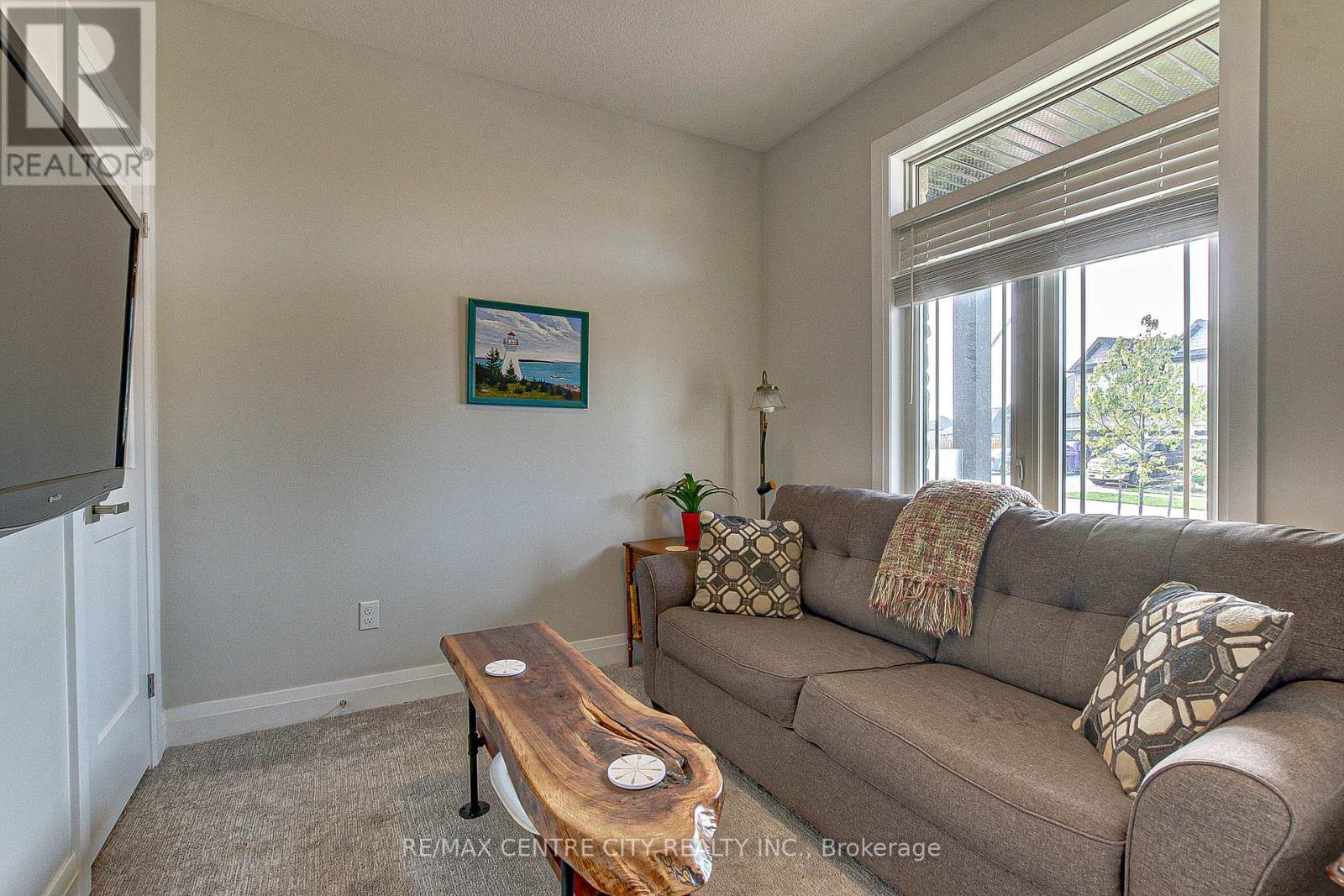 71 Compass Trail, Central Elgin, Ontario  N5L 0B4 - Photo 3 - X12063112