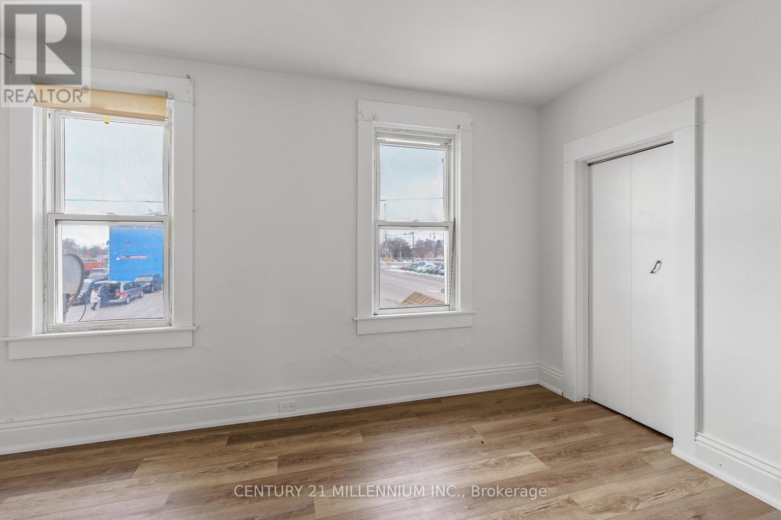 21 Bridge Street E, Port Colborne, Ontario  L3K 2G9 - Photo 22 - X12063052