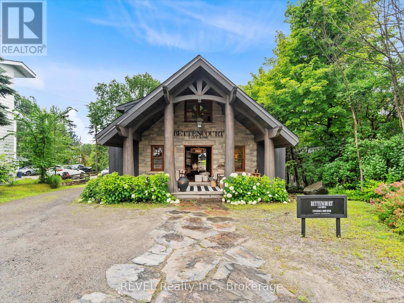 63 JOSEPH STREET, Muskoka Lakes, Ontario