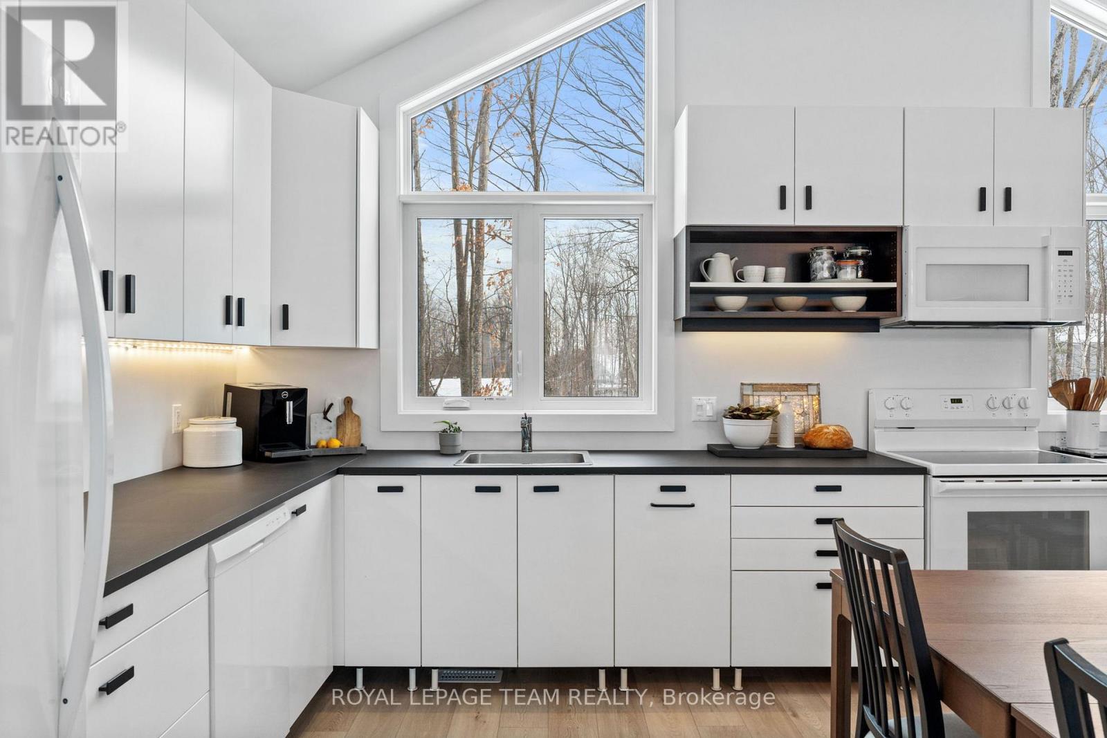 31 Morning Flight Court, Greater Madawaska, Ontario  K0J 1H0 - Photo 31 - X12063231