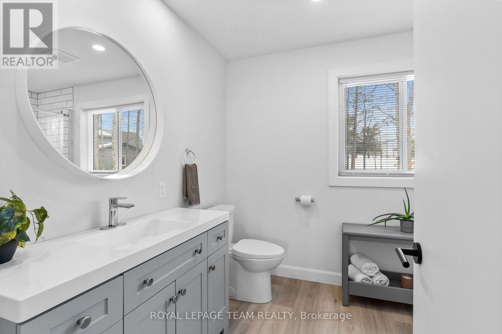 31 Morning Flight Court, Greater Madawaska, Ontario  K0J 1H0 - Photo 34 - X12063231