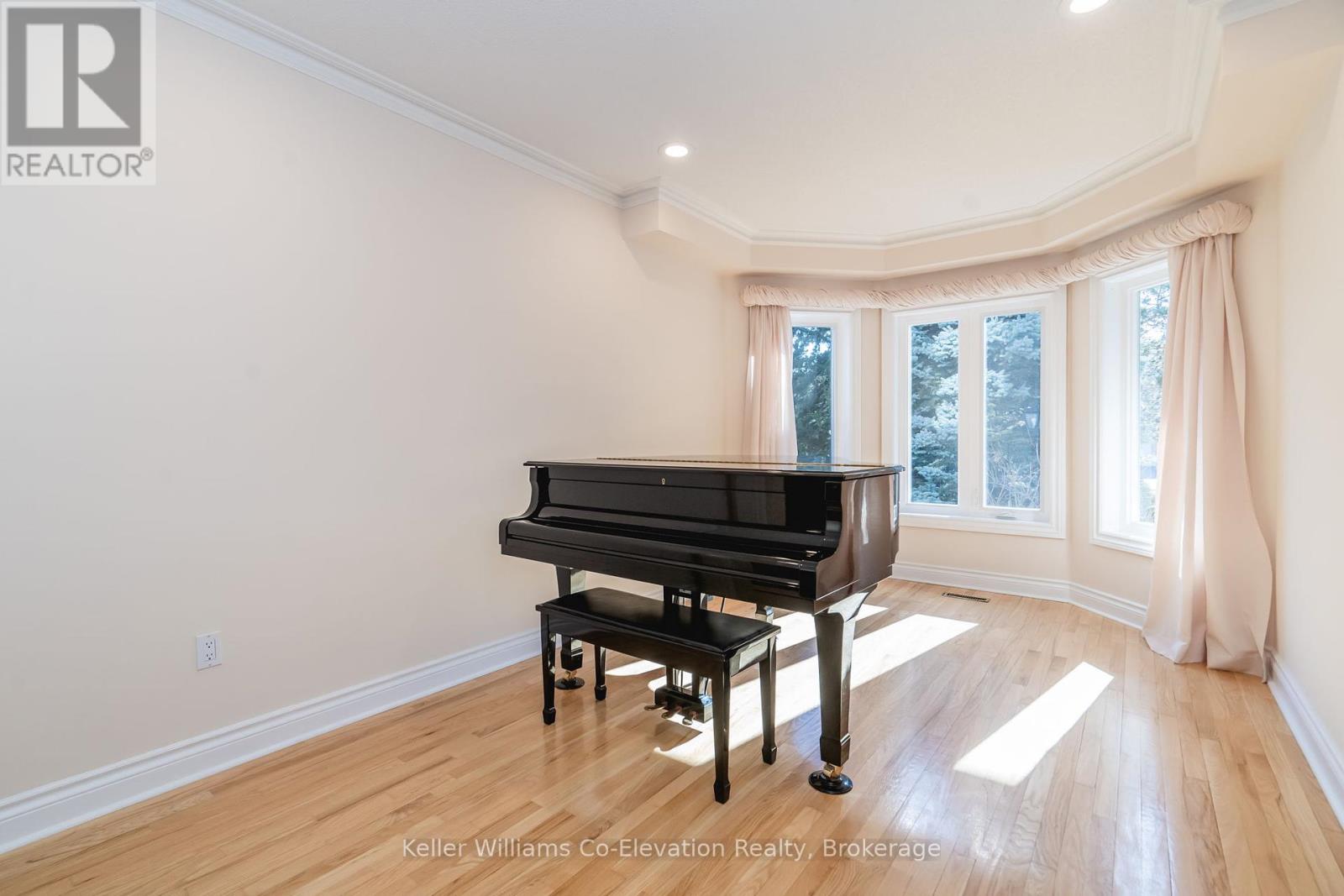 141 Larratt Lane, Richmond Hill, Ontario  L4C 0E6 - Photo 18 - N12063088