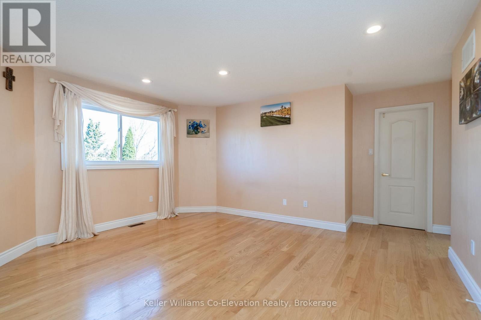 141 Larratt Lane, Richmond Hill, Ontario  L4C 0E6 - Photo 27 - N12063088