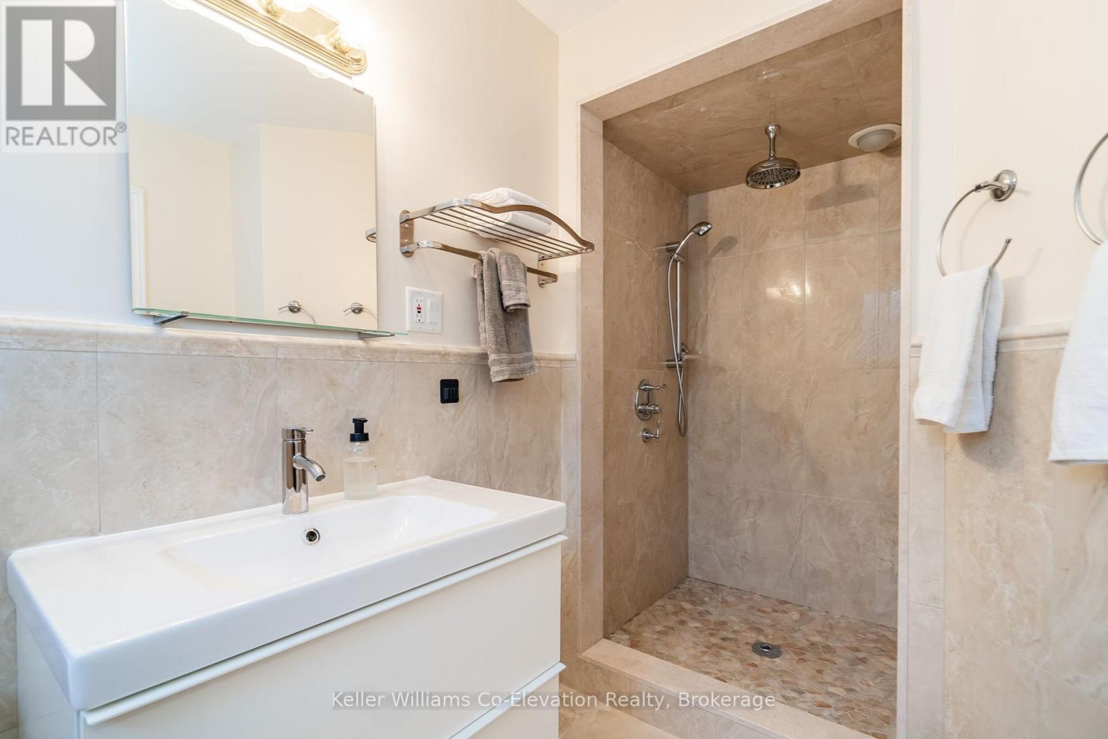 141 Larratt Lane, Richmond Hill, Ontario  L4C 0E6 - Photo 34 - N12063088