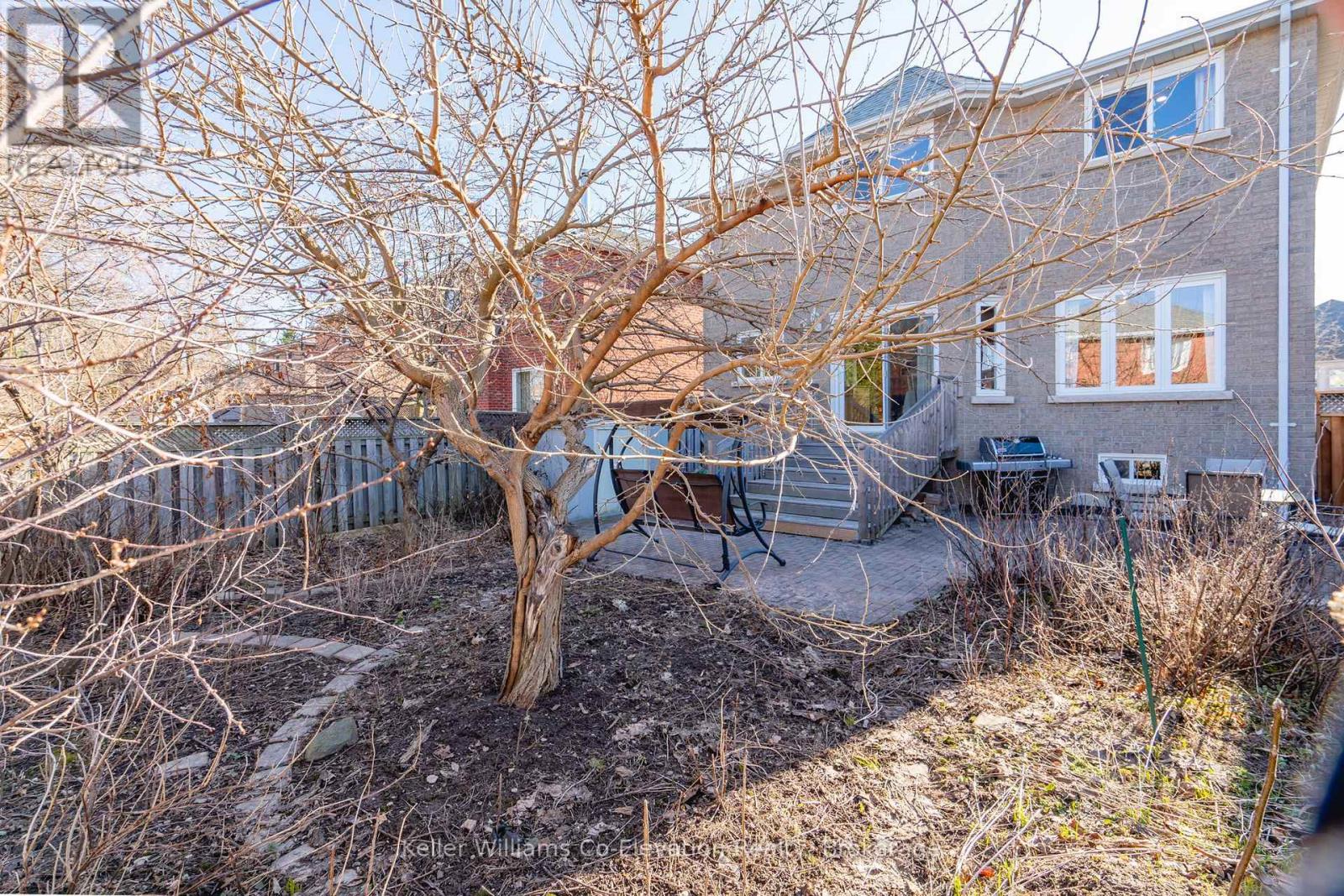 141 Larratt Lane, Richmond Hill, Ontario  L4C 0E6 - Photo 43 - N12063088