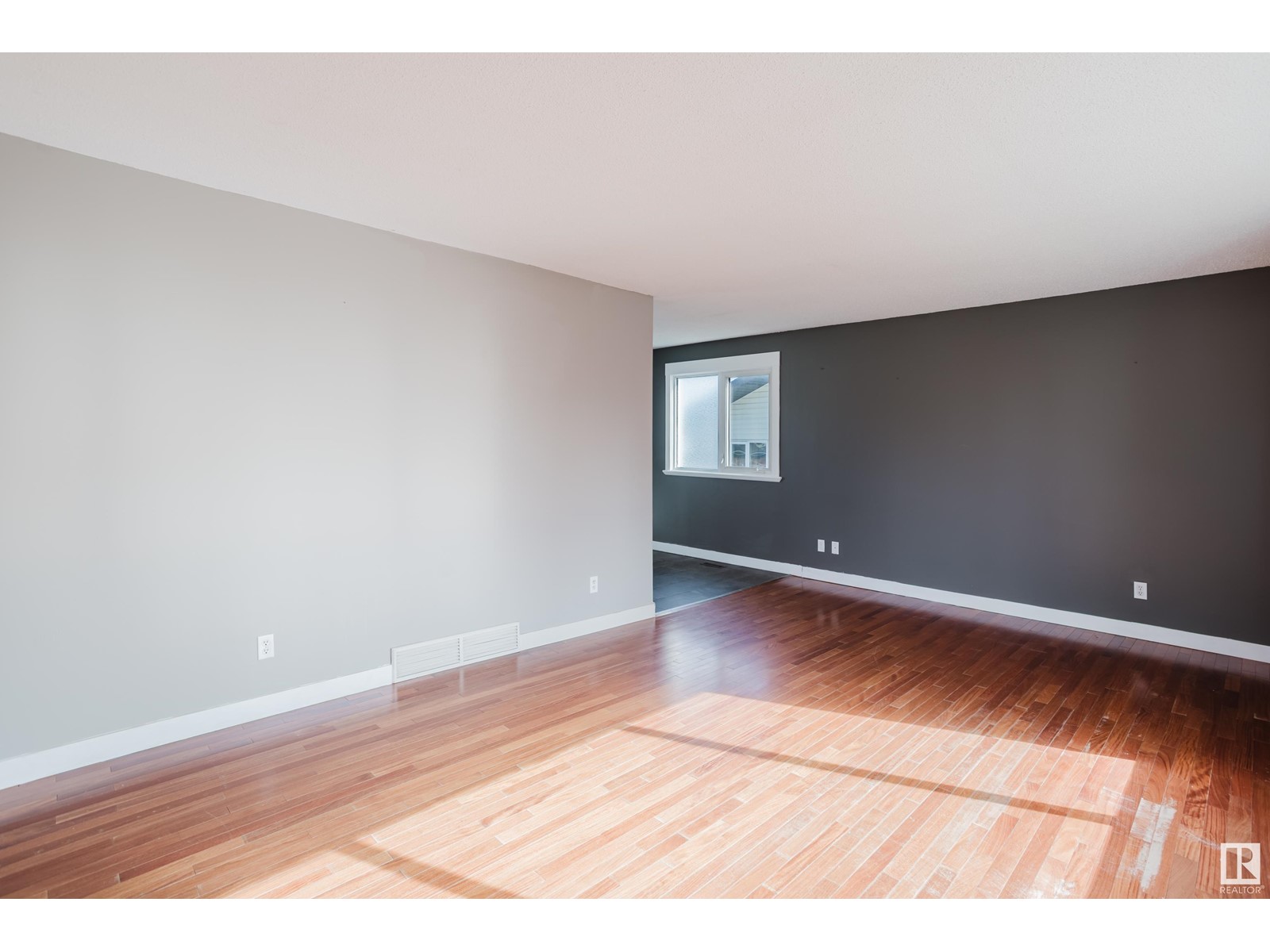 Property at 1835 56 ST NW NW image 4