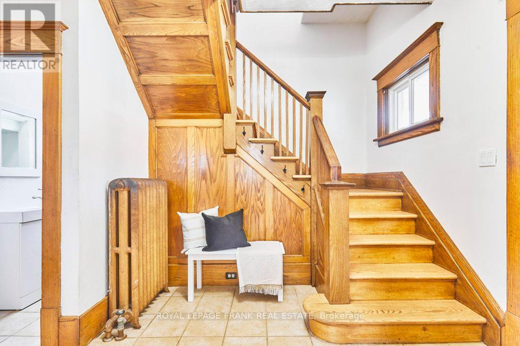 Property at 7 ADELAIDE STREET N image 5