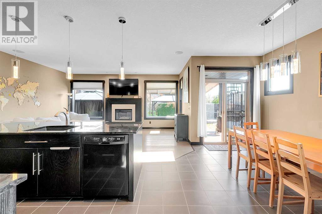 Property at 64 Walden Square SE image 4