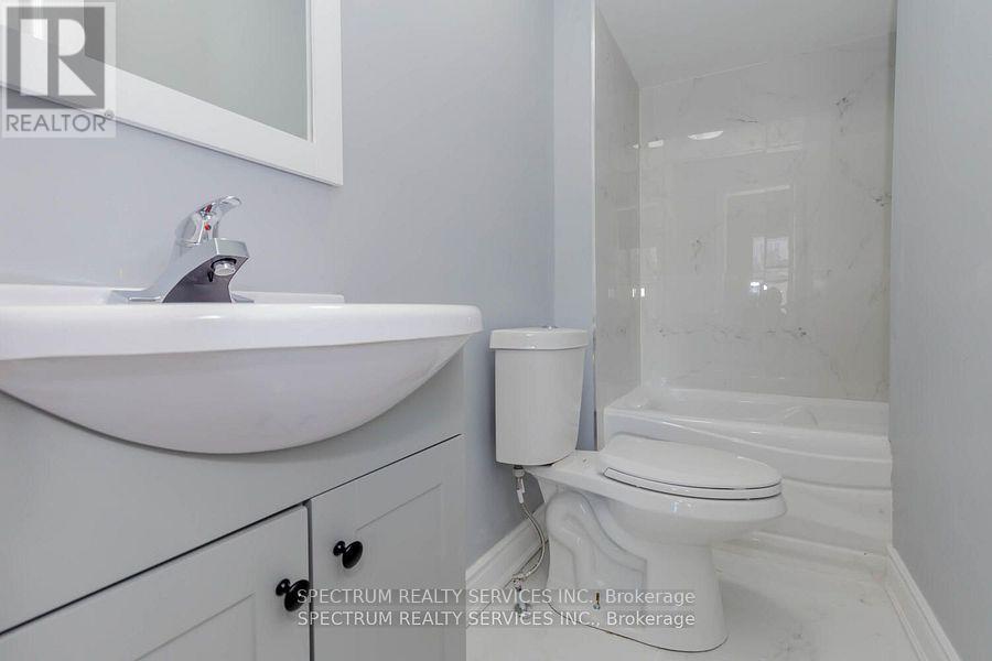 8 Norbrook Crescent, Toronto, Ontario  M9V 4P8 - Photo 8 - W12063108