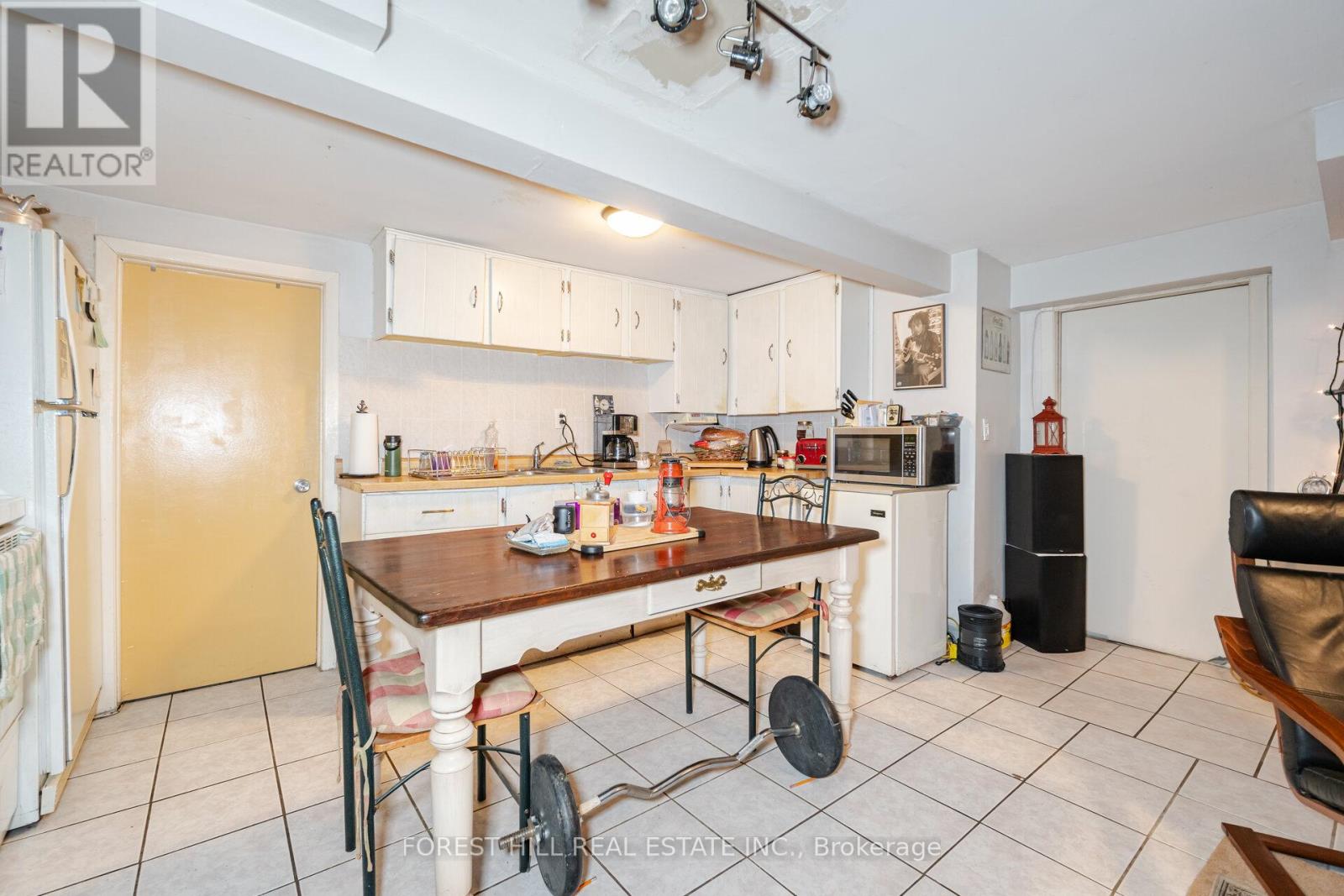 1162 Northmount Avenue, Mississauga, Ontario  L5E 1X9 - Photo 17 - W12063125