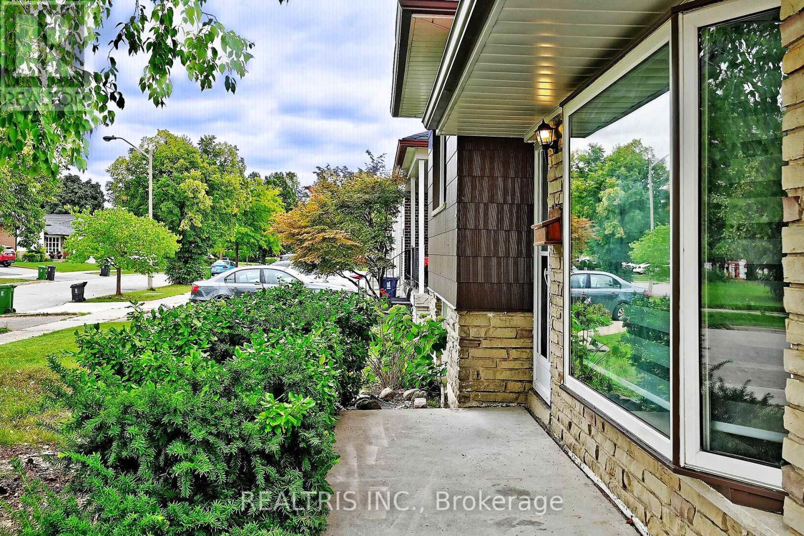 Property at 36 TEALHAM DRIVE image 3