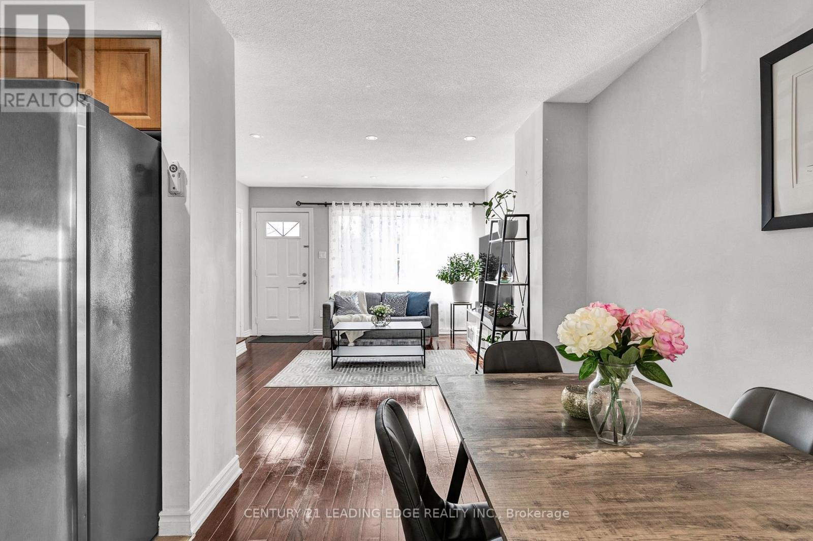 Property at 42 - 740 KENNEDY ROAD image 4