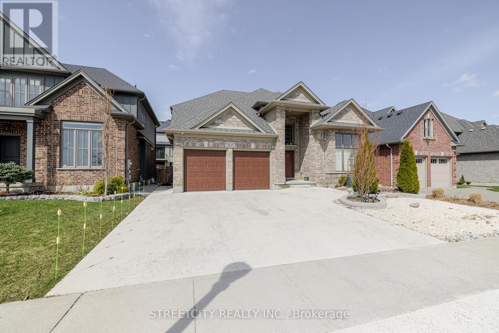 Property at 624 SUPERIOR DRIVE image 2