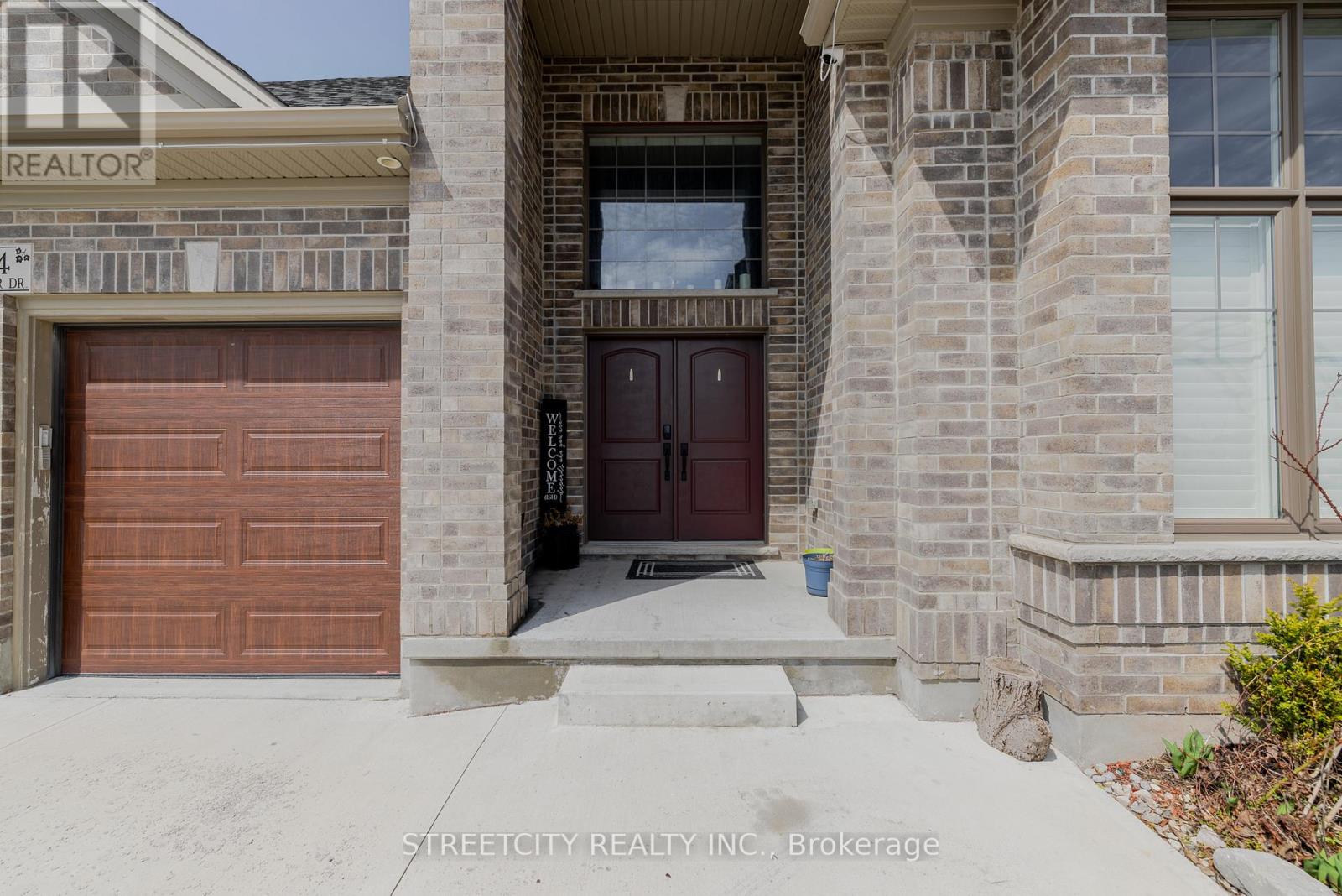 Property at 624 SUPERIOR DRIVE image 4