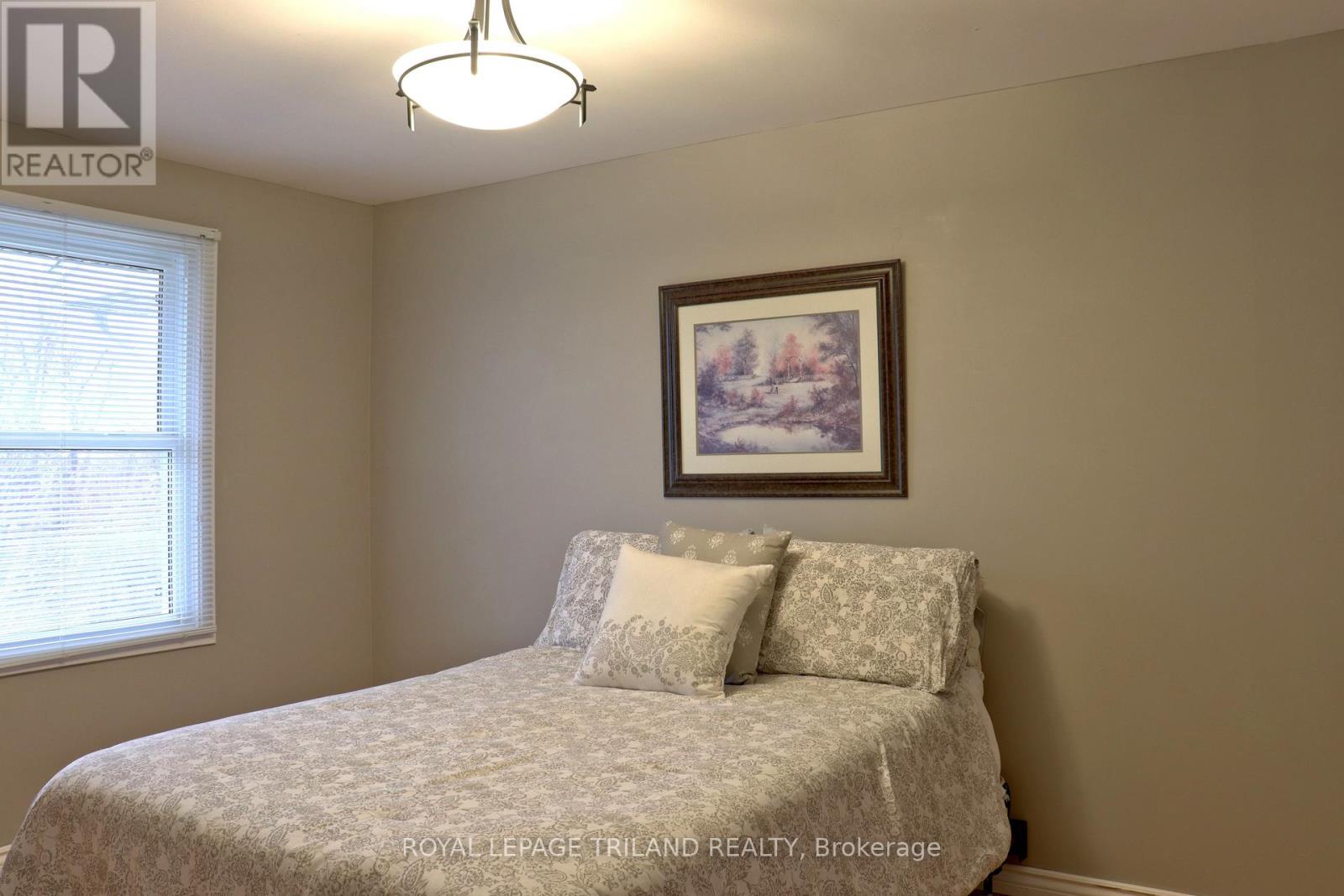 96 Elvira Crescent, London South, Ontario  N6E 2P5 - Photo 12 - X12063310