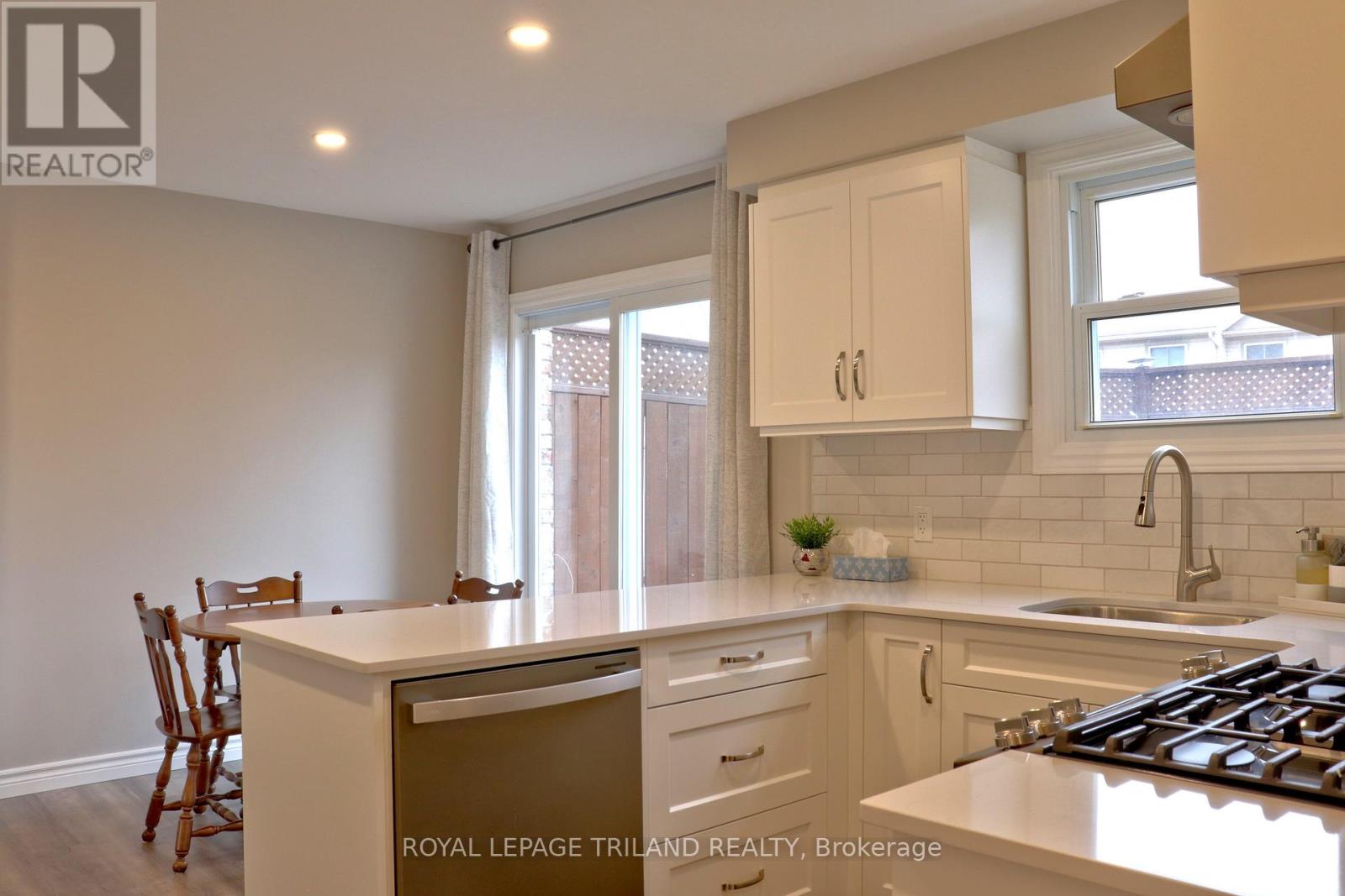 96 Elvira Crescent, London South, Ontario  N6E 2P5 - Photo 5 - X12063310