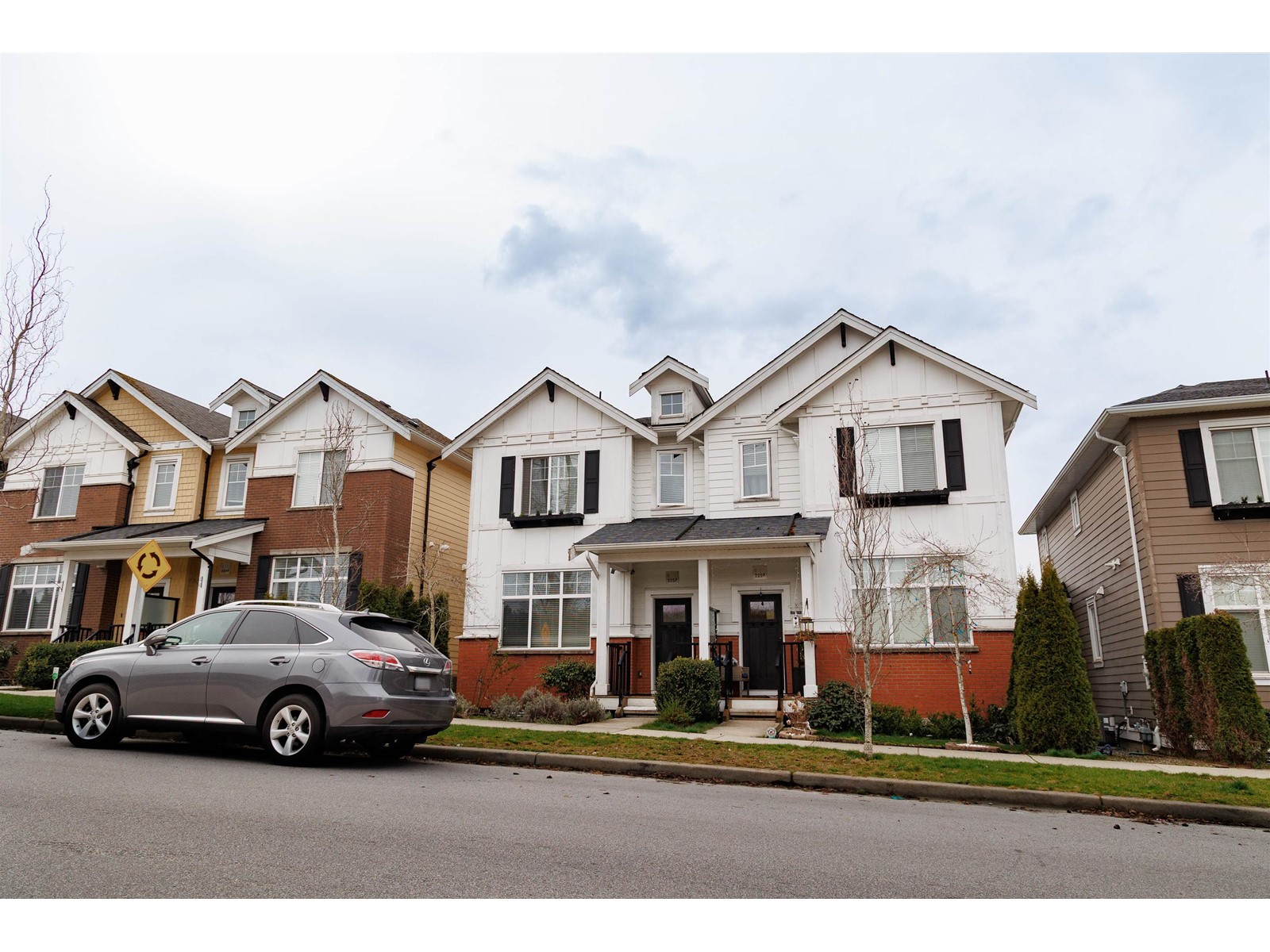Property at 2257 165 STREET image 3