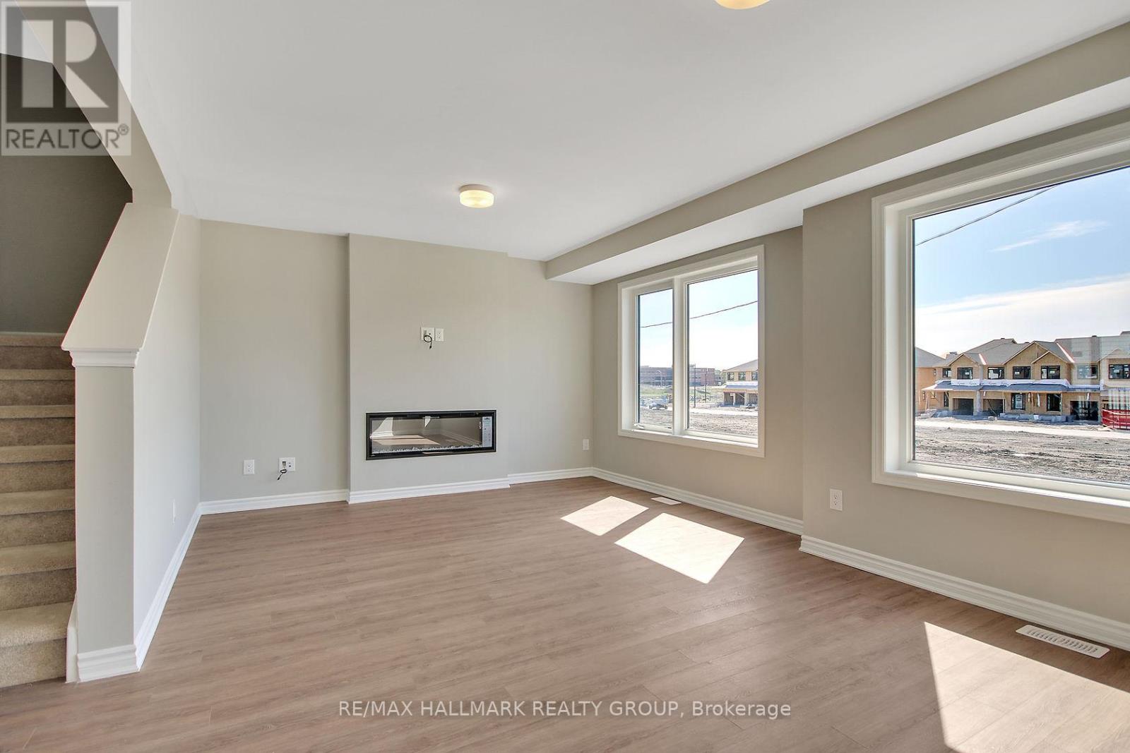 92 Kyanite Lane, Ottawa, Ontario  K2J 7B4 - Photo 12 - X12063306