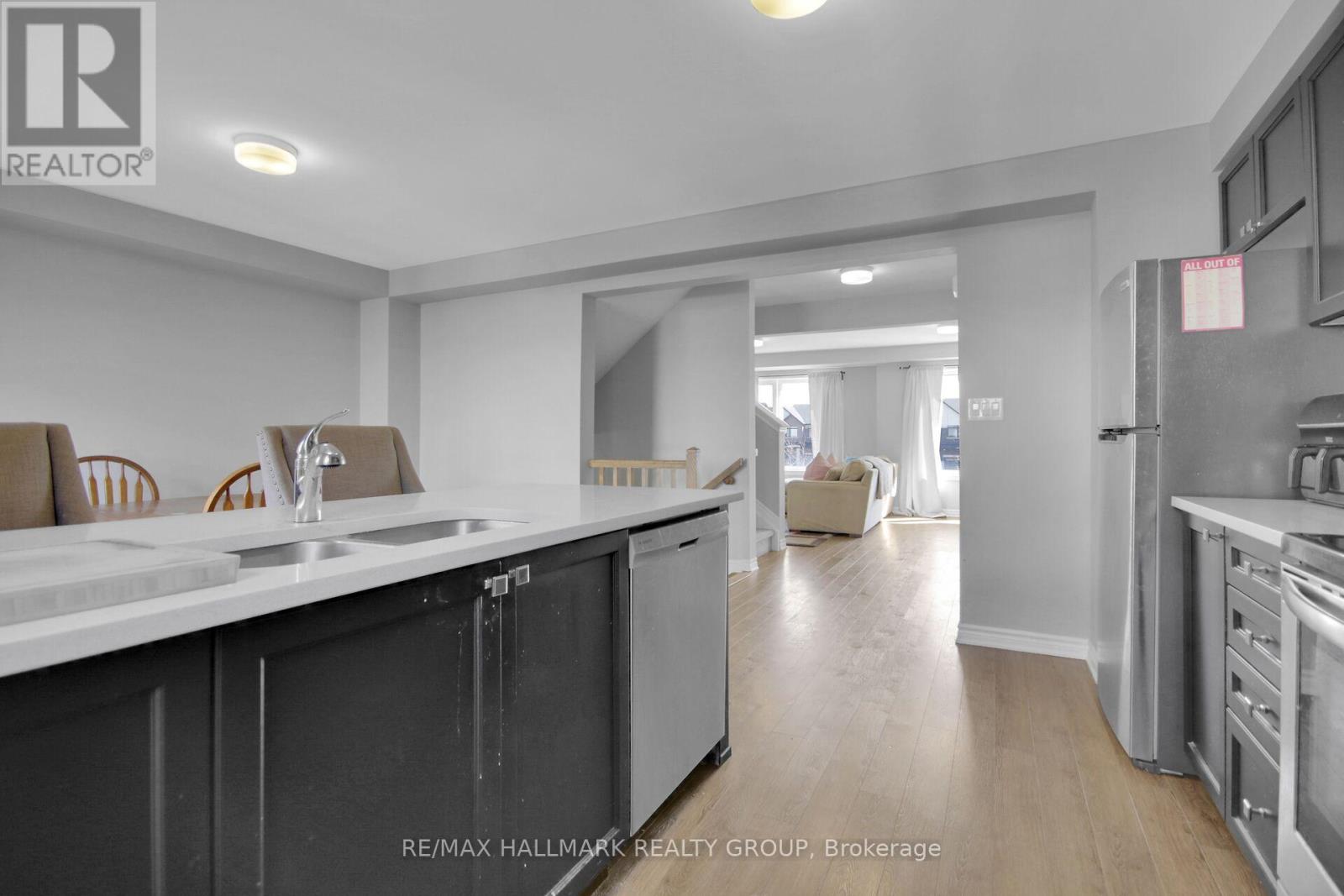 92 Kyanite Lane, Ottawa, Ontario  K2J 7B4 - Photo 27 - X12063306