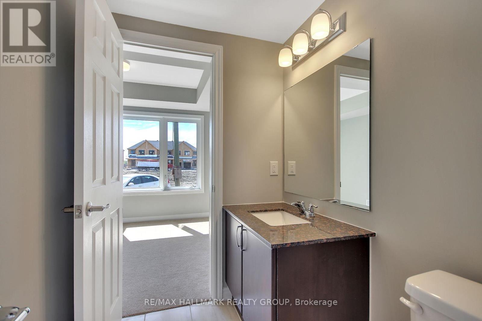 92 Kyanite Lane, Ottawa, Ontario  K2J 7B4 - Photo 8 - X12063306