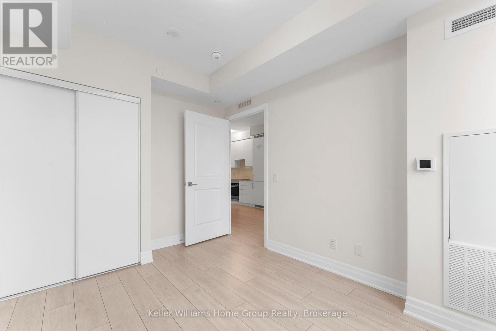 1303 - 30 Elm Drive W, Mississauga, Ontario  L5B 0N6 - Photo 13 - W12063258