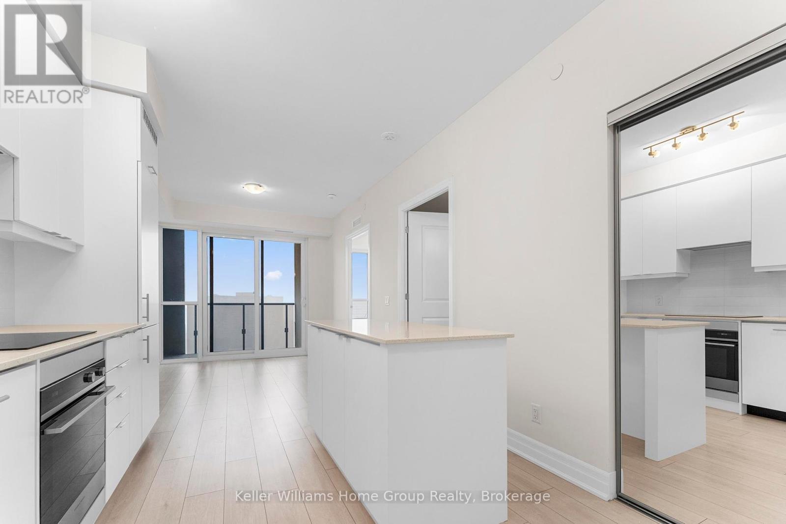 1303 - 30 Elm Drive W, Mississauga, Ontario  L5B 0N6 - Photo 6 - W12063258