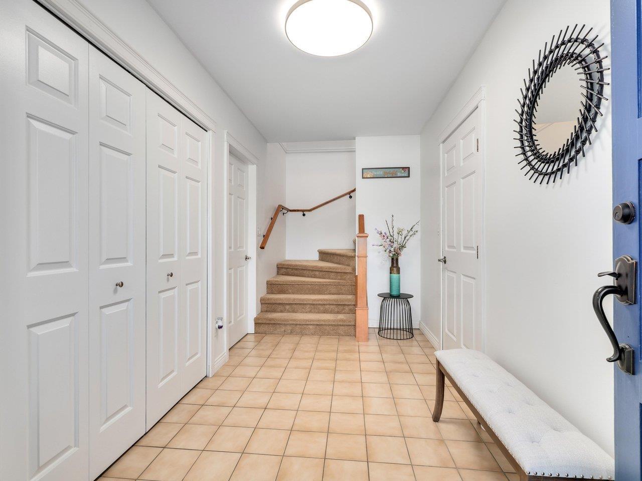 14084 17b Avenue, Surrey, British Columbia  V4A 6S8 - Photo 3 - R2977143