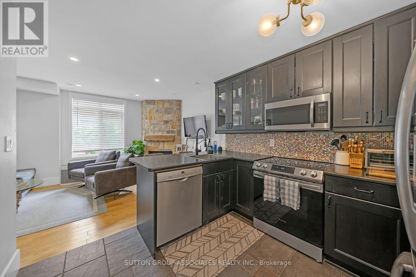 Property at 380 - 415 JARVIS STREET image 3