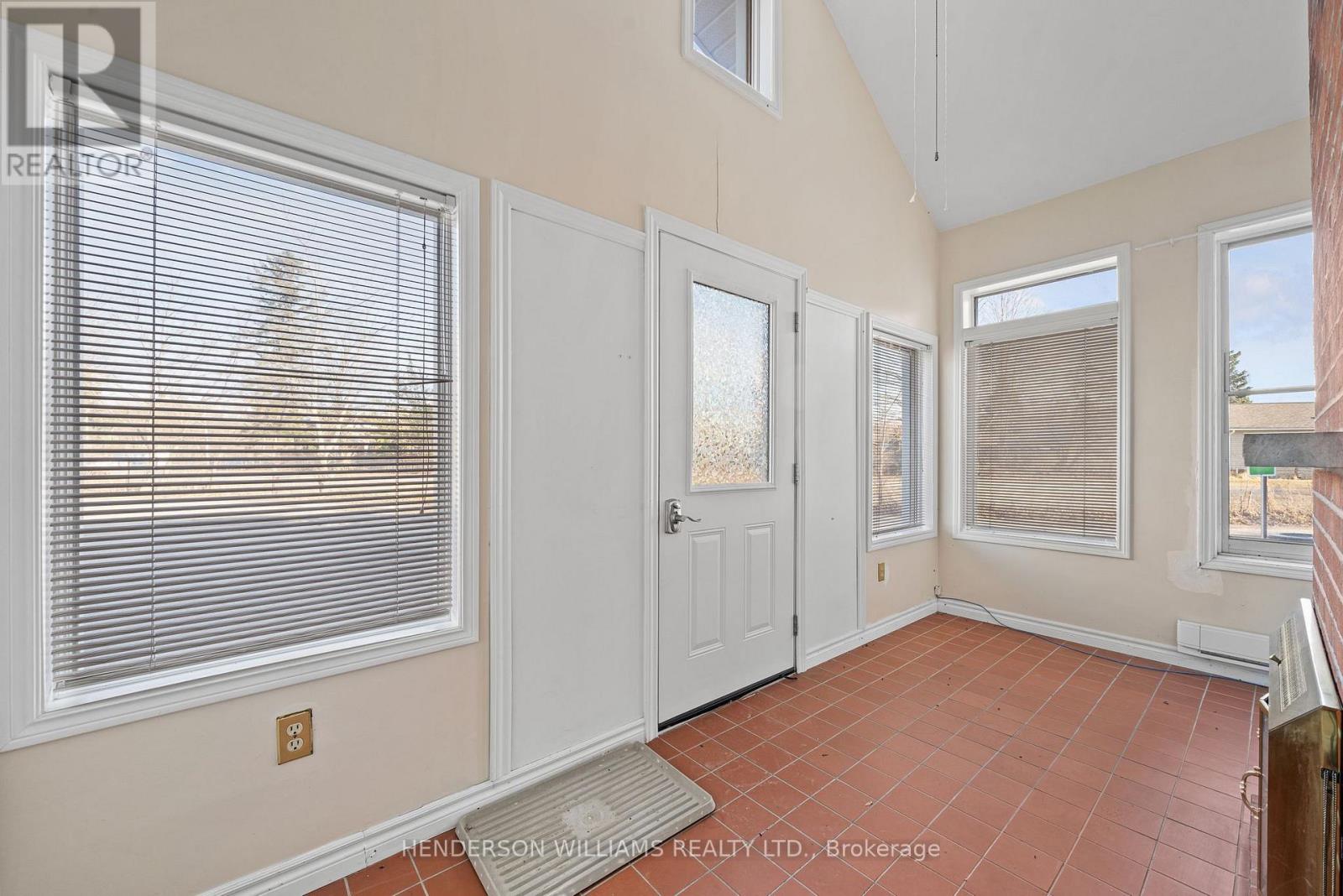 1 Lake Street E, Prince Edward County, Ontario  K0K 2T0 - Photo 42 - X12063314