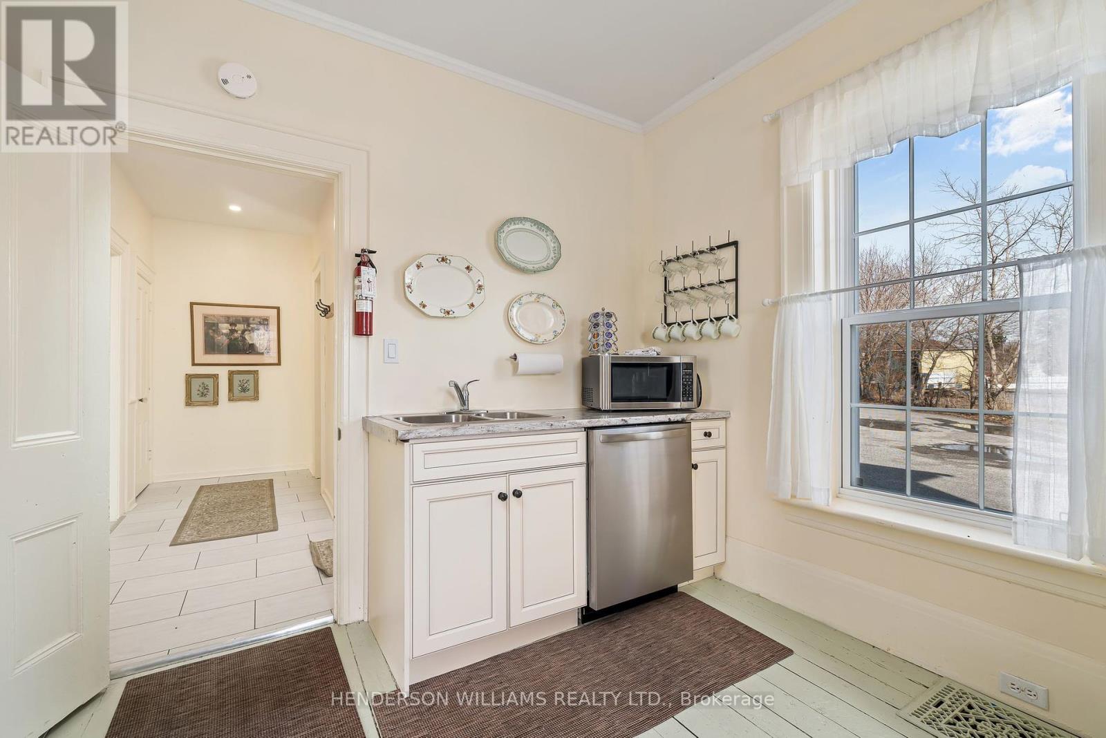 1 Lake Street E, Prince Edward County, Ontario  K0K 2T0 - Photo 8 - X12063314