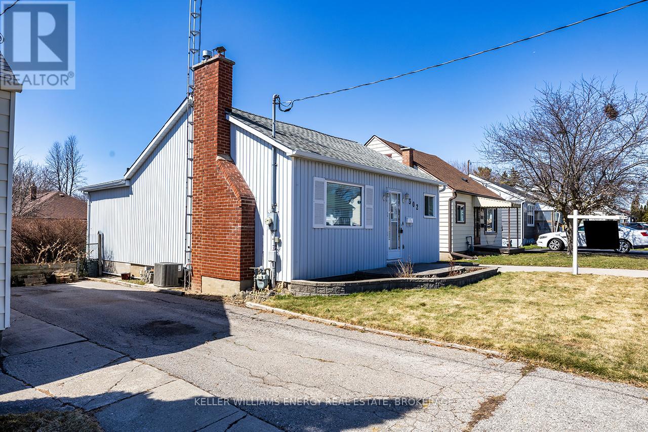 Property at 302 DREW STREET image 2