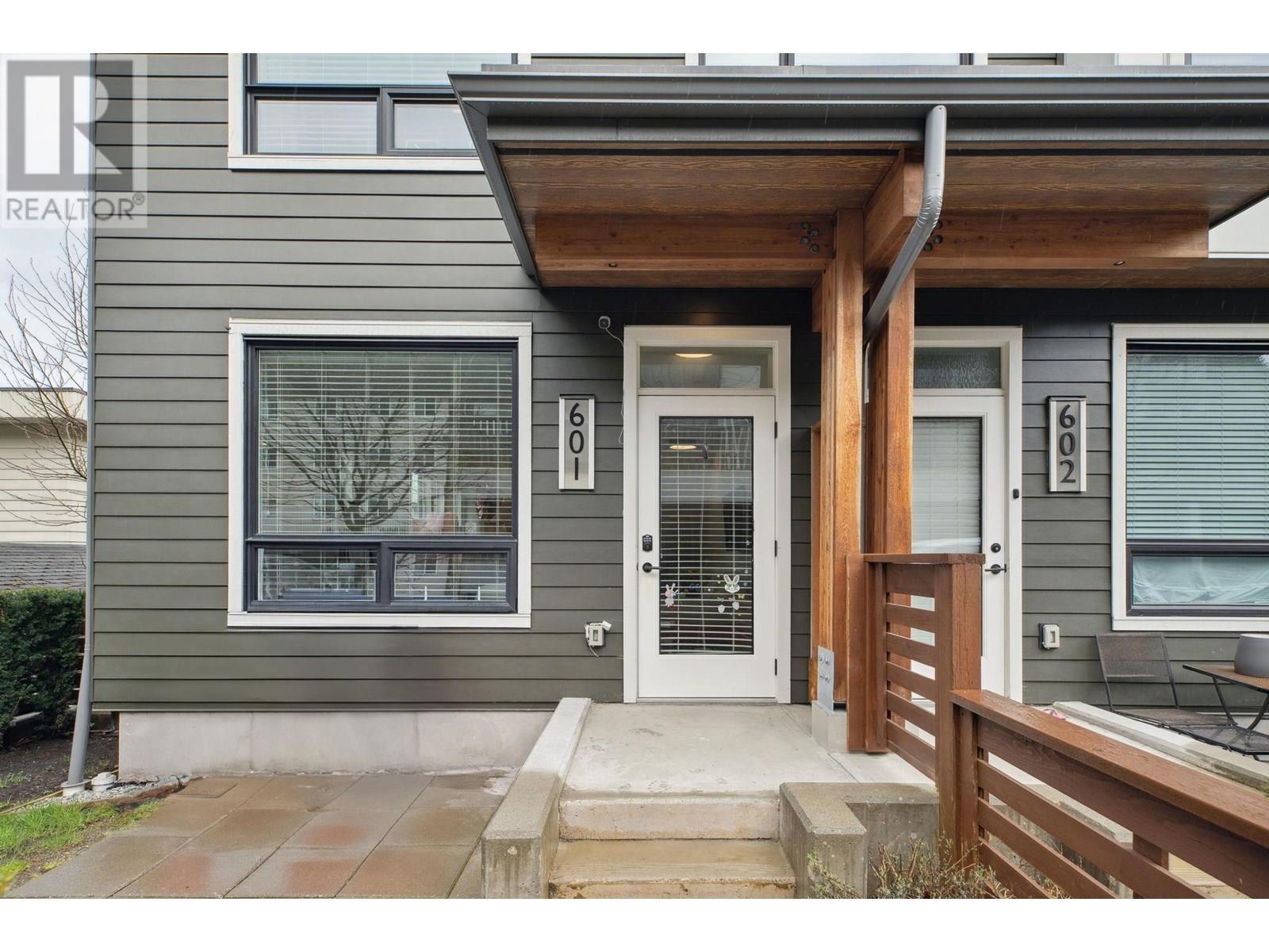 601 3021 St George Street, Port Moody, British Columbia  V3H 0K3 - Photo 8 - R2985930
