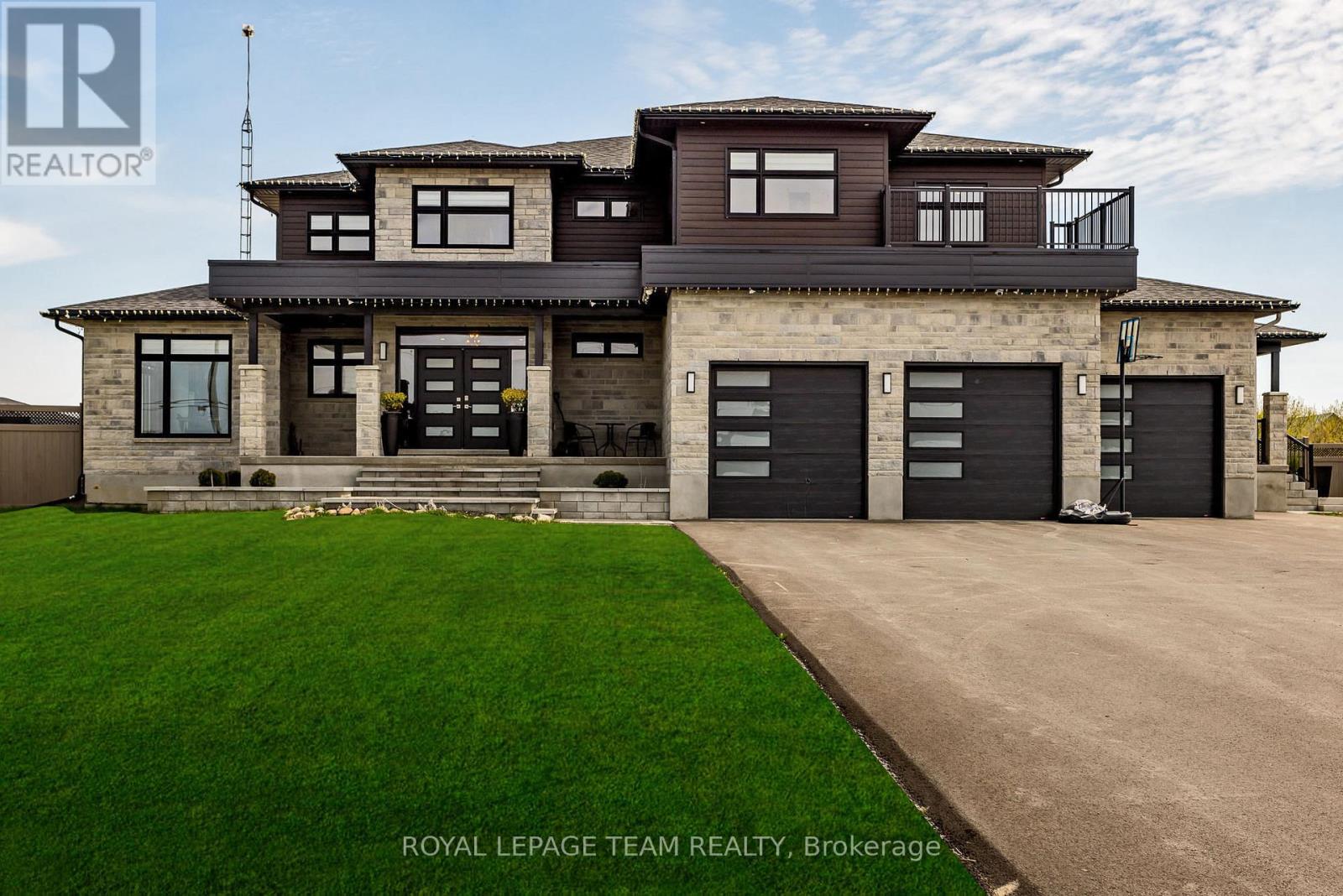 5758 Fernbank Road, Ottawa, Ontario  K2S 1B6 - Photo 1 - X12063432
