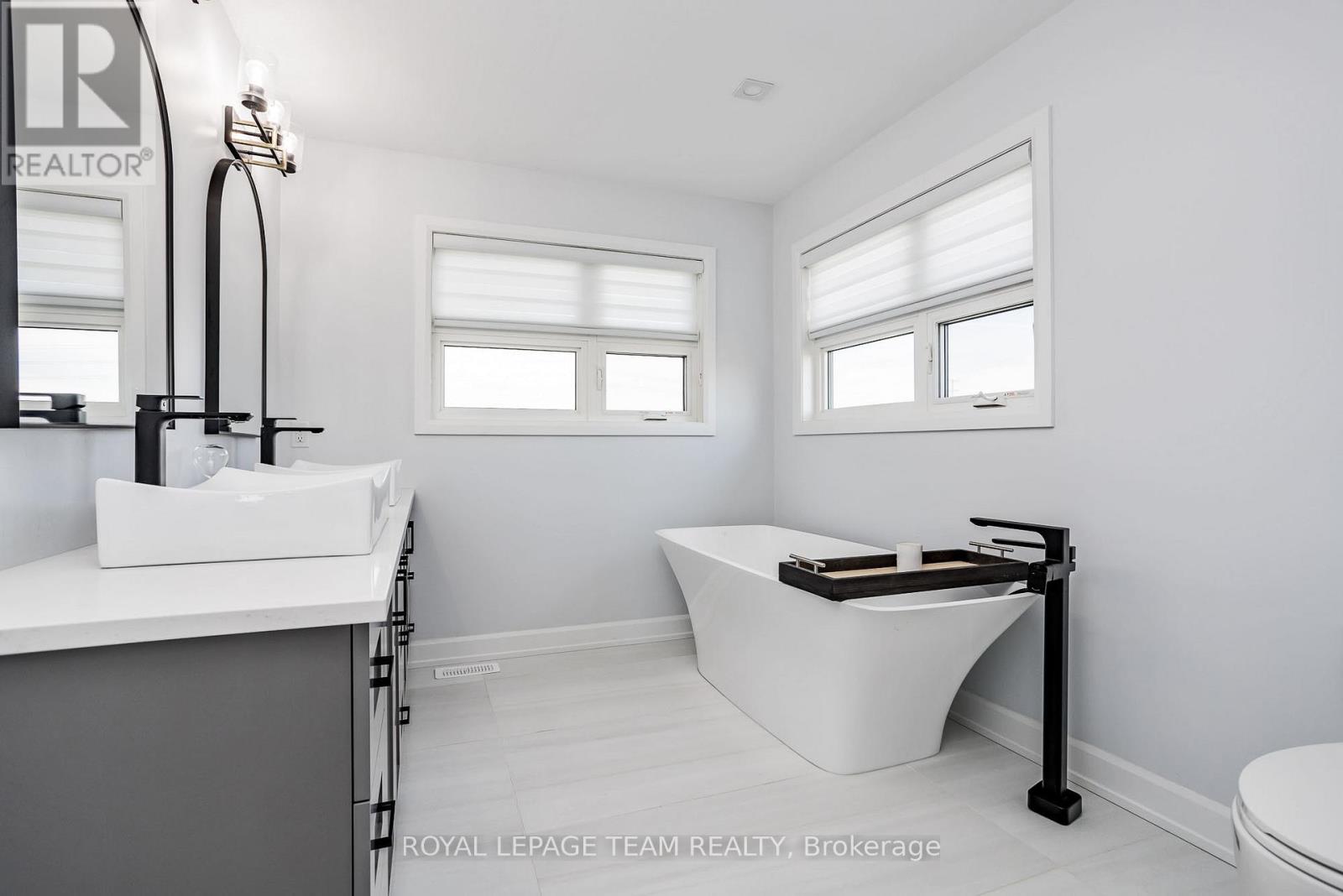 5758 Fernbank Road, Ottawa, Ontario  K2S 1B6 - Photo 18 - X12063432