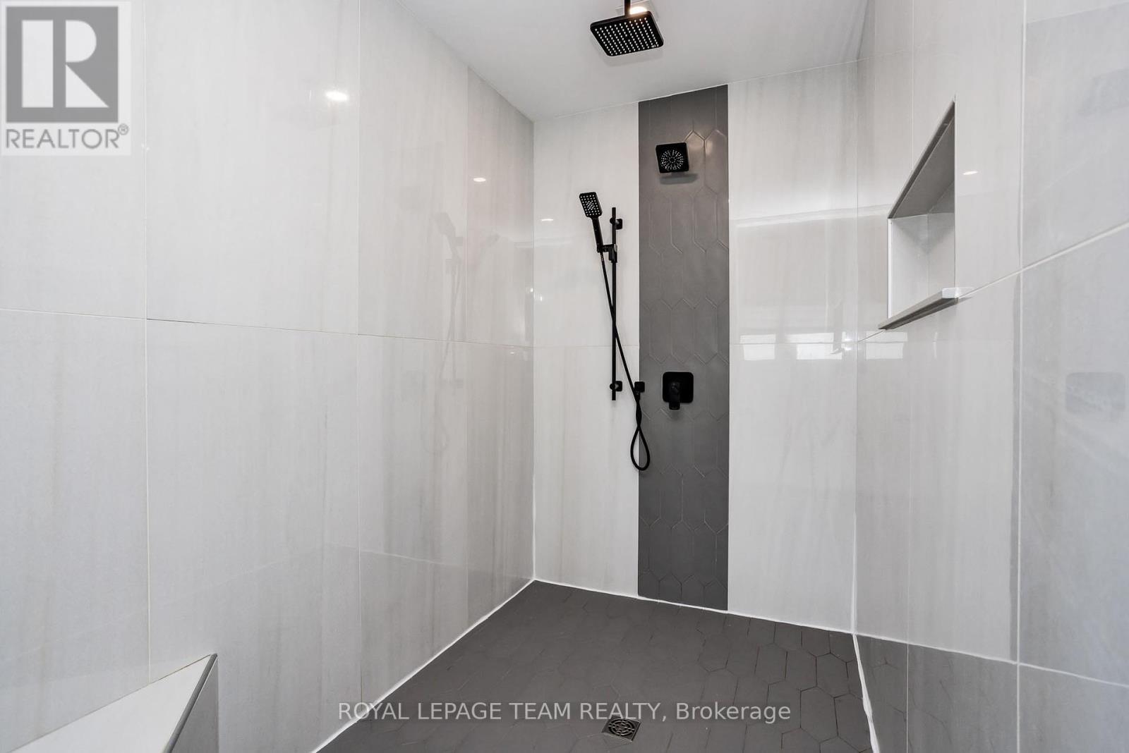5758 Fernbank Road, Ottawa, Ontario  K2S 1B6 - Photo 19 - X12063432