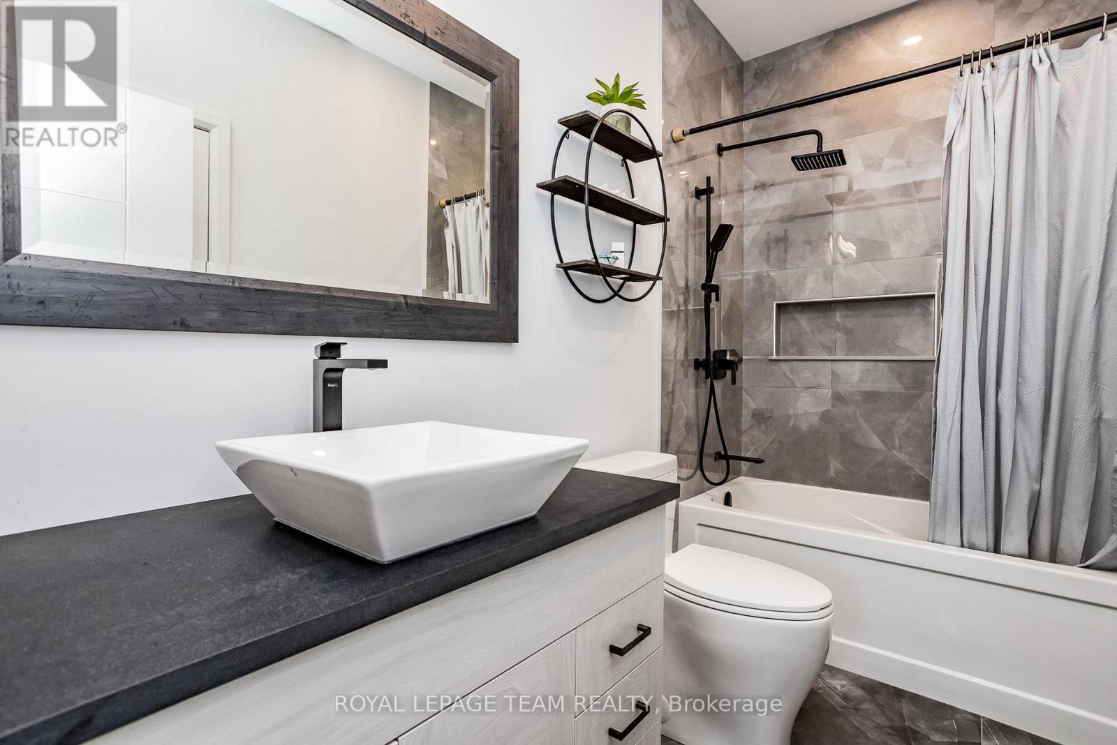 5758 Fernbank Road, Ottawa, Ontario  K2S 1B6 - Photo 40 - X12063432
