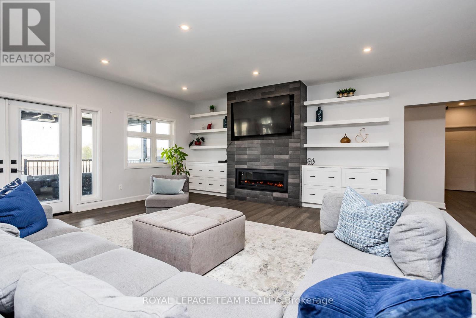 5758 Fernbank Road, Ottawa, Ontario  K2S 1B6 - Photo 7 - X12063432