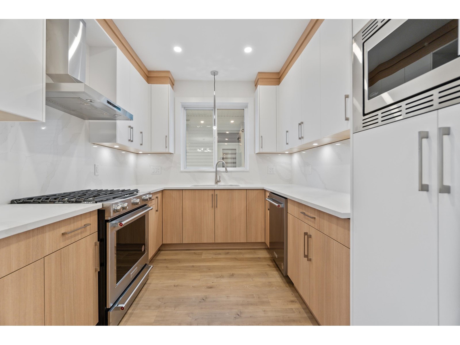 7538 205a Street, Langley, British Columbia  V2Y 1V5 - Photo 9 - R2985661