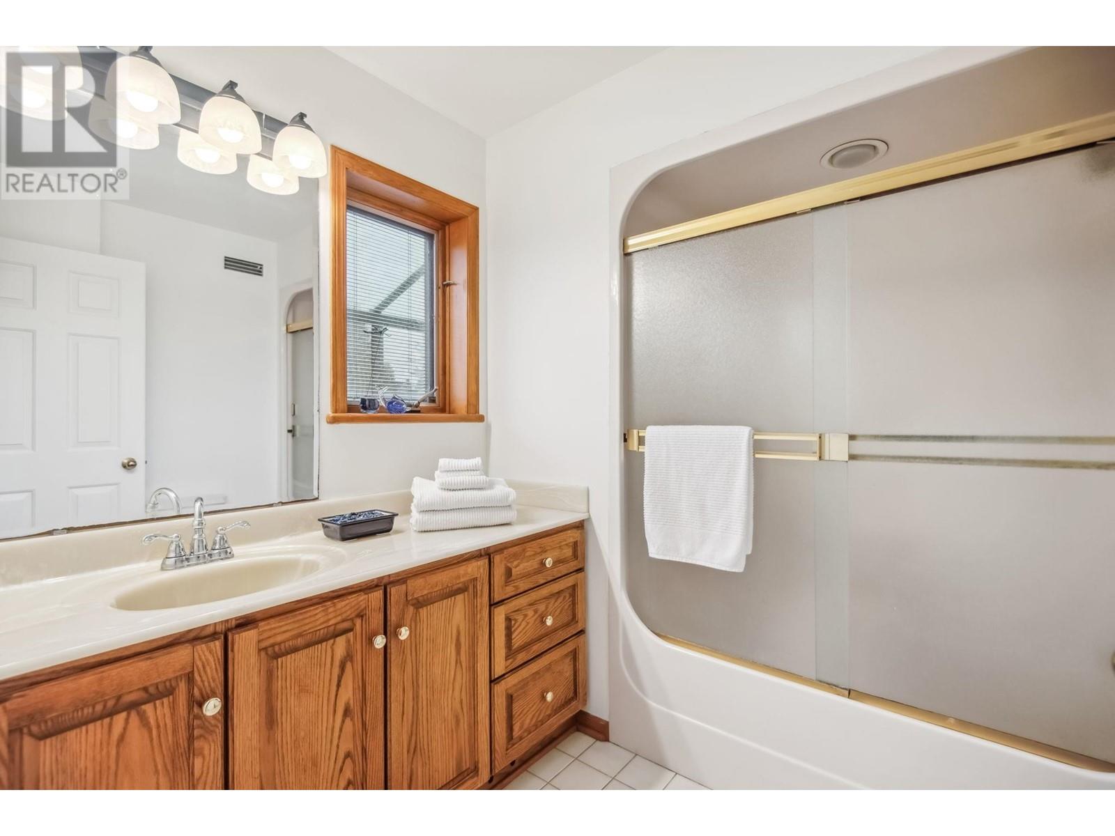 628 E 9th Street, North Vancouver, British Columbia  V7L 2B7 - Photo 14 - R2967712