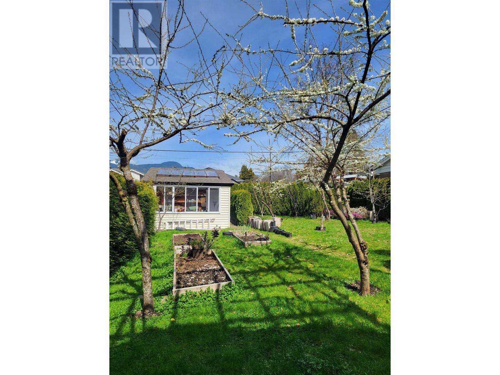 628 E 9th Street, North Vancouver, British Columbia  V7L 2B7 - Photo 29 - R2967712