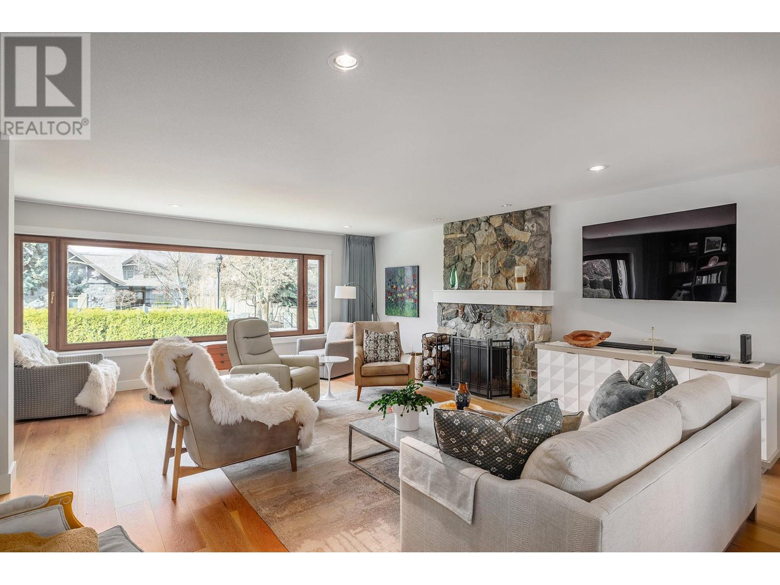 Property at 2175 Abbott Street image 4