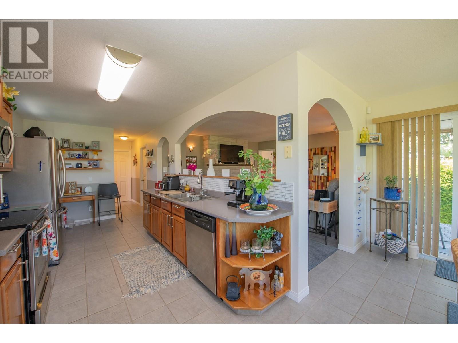 5648 Learmouth Road, Coldstream, British Columbia  V1B 3E6 - Photo 15 - 10341920