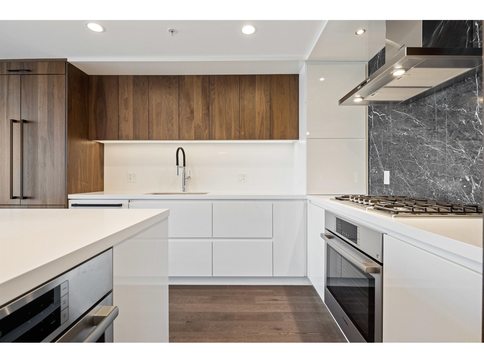 Property at 807 1526 FINLAY STREET image 1