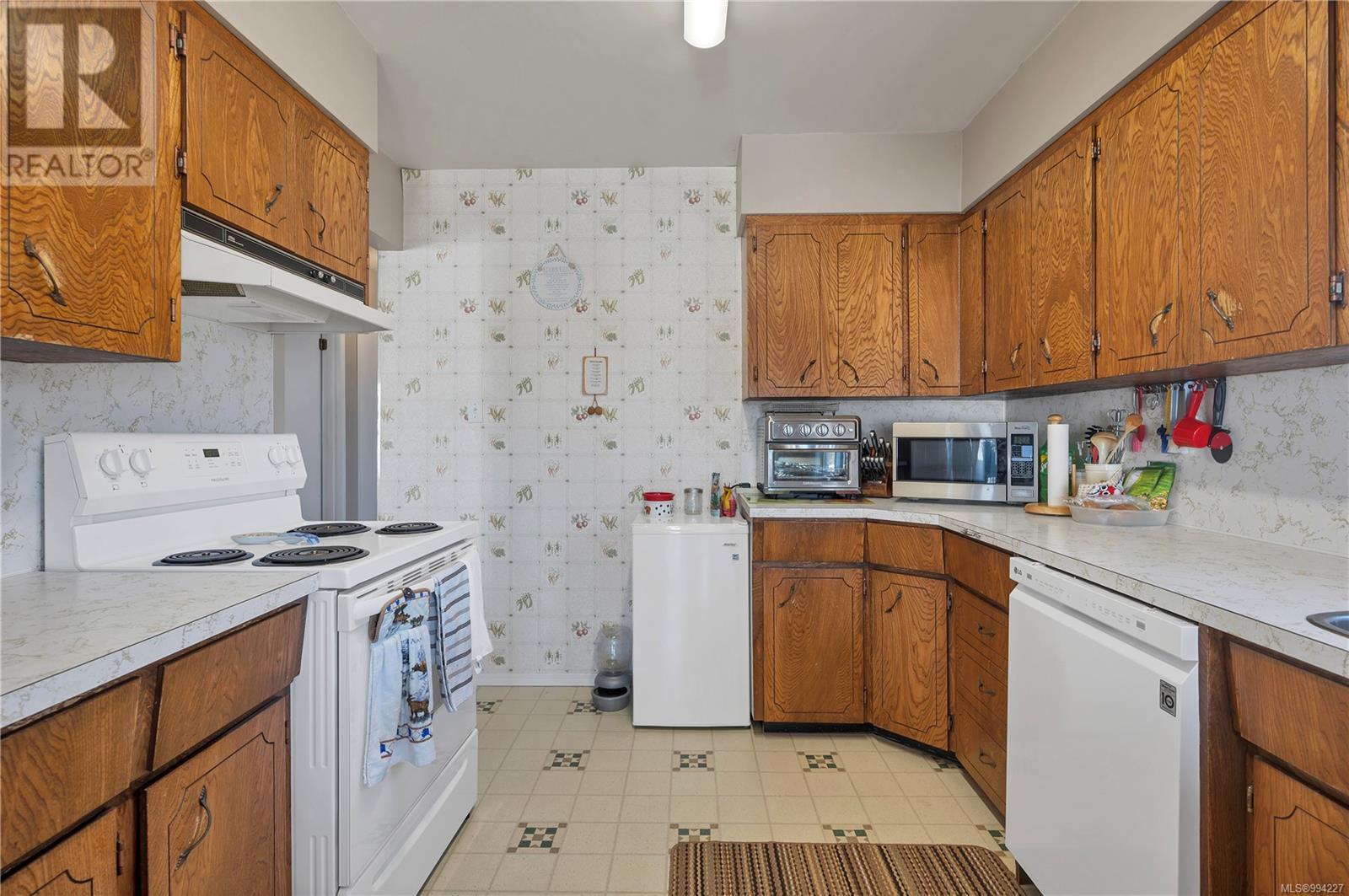 Property at 2095 Dalton Rd image 4