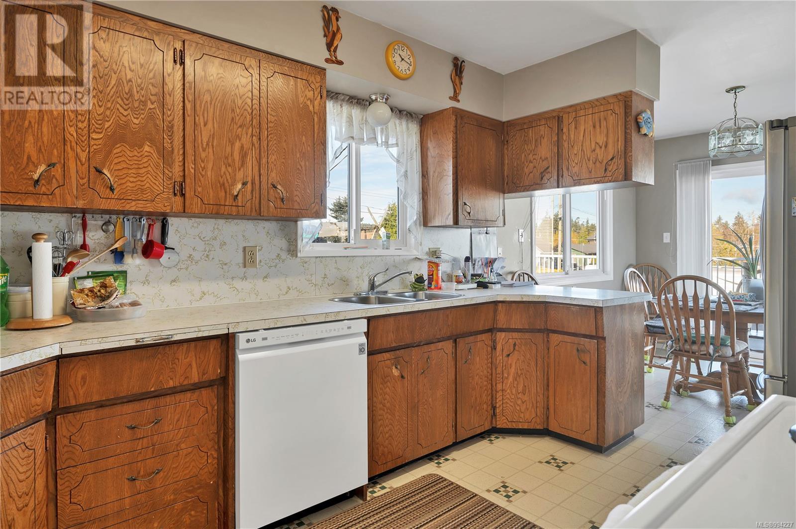 Property at 2095 Dalton Rd image 3