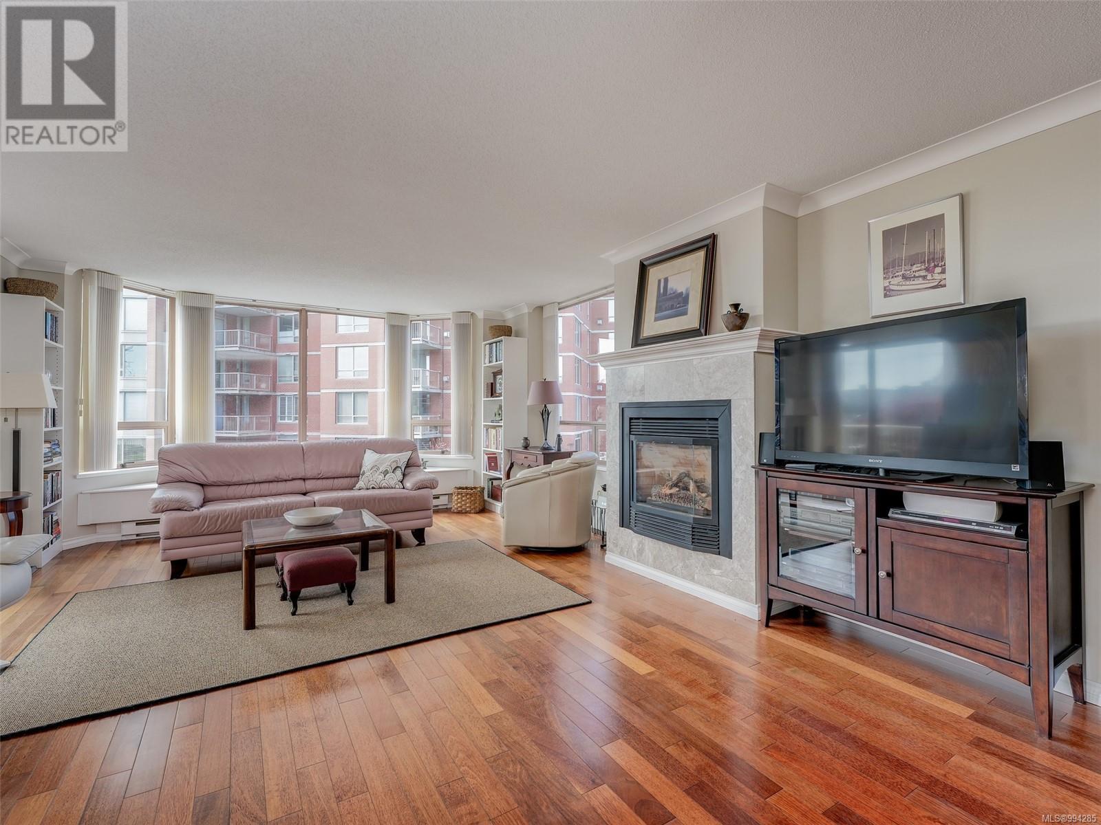 Property at 400 636 Montreal St image 3