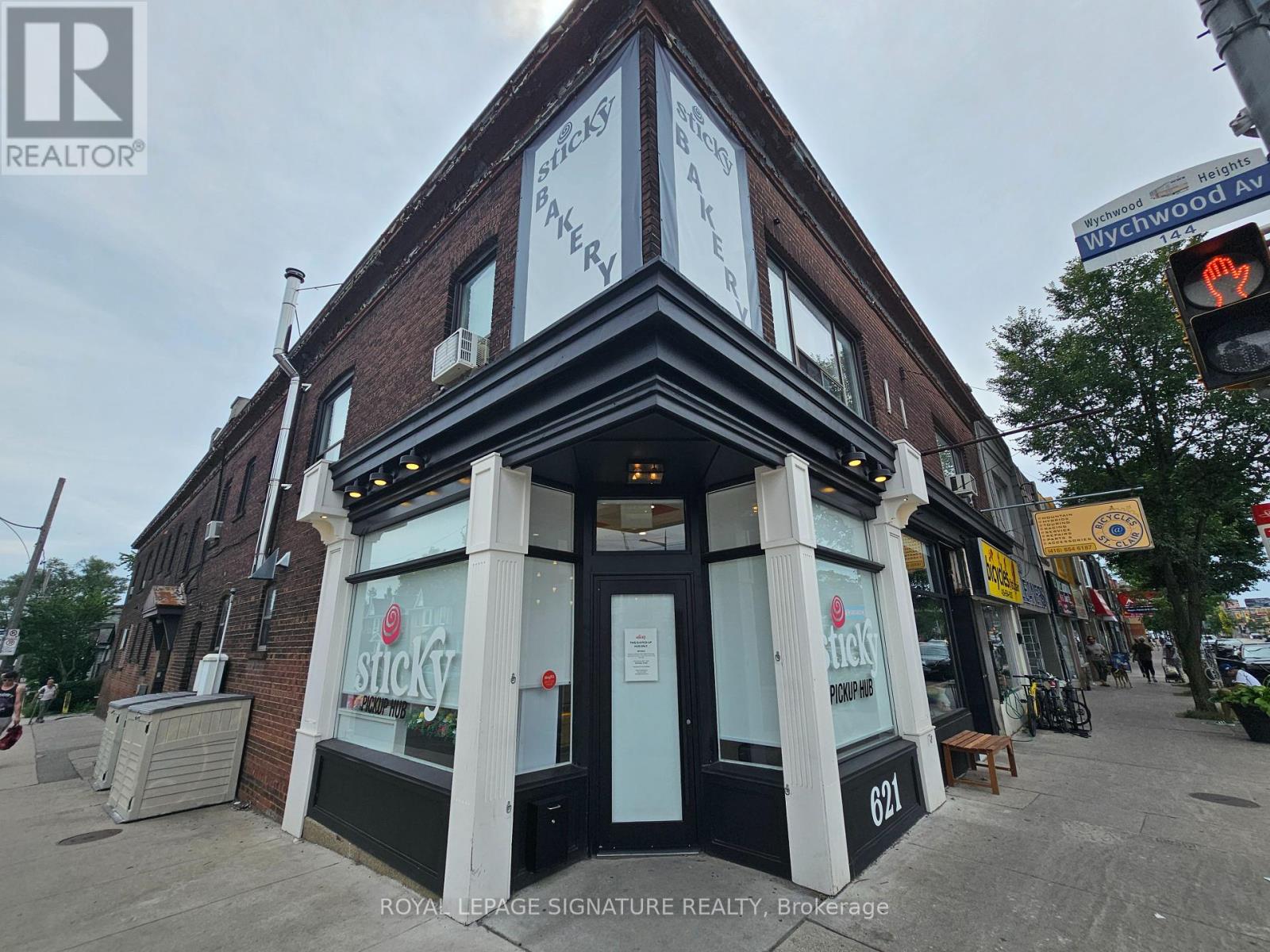 Property at 621 ST CLAIR AVENUE W image 1