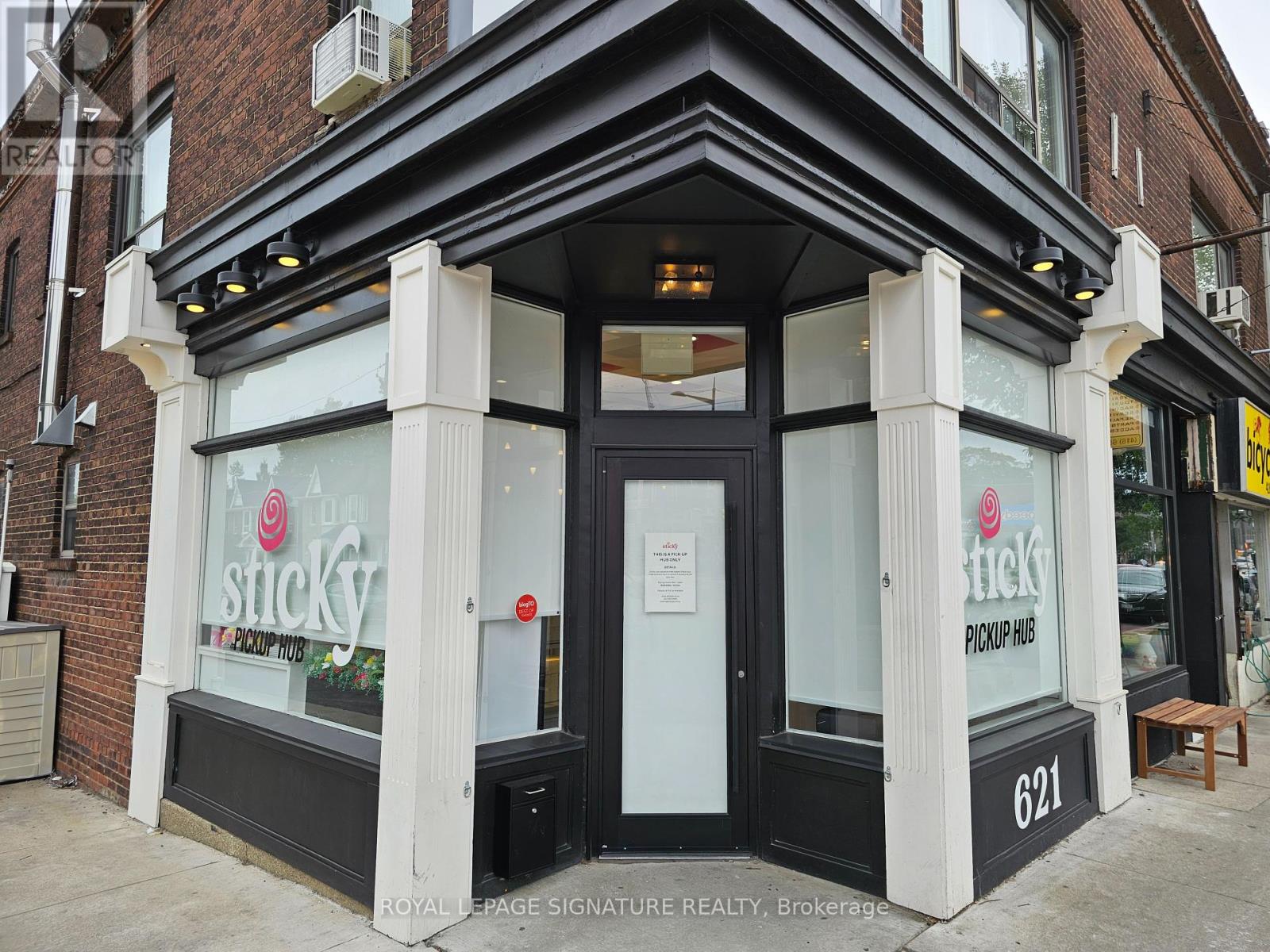 Property at 621 ST CLAIR AVENUE W image 5