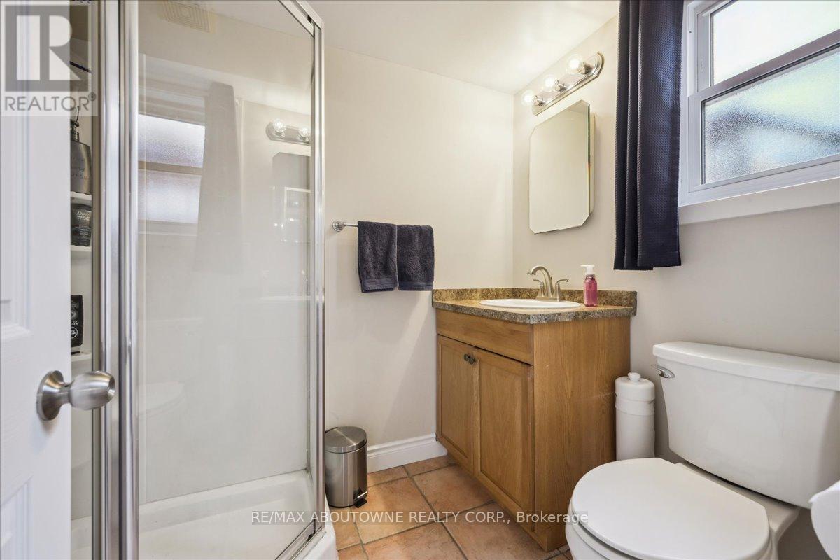 2033 Saxon Road, Oakville, Ontario  L6L 2V1 - Photo 34 - W12063367